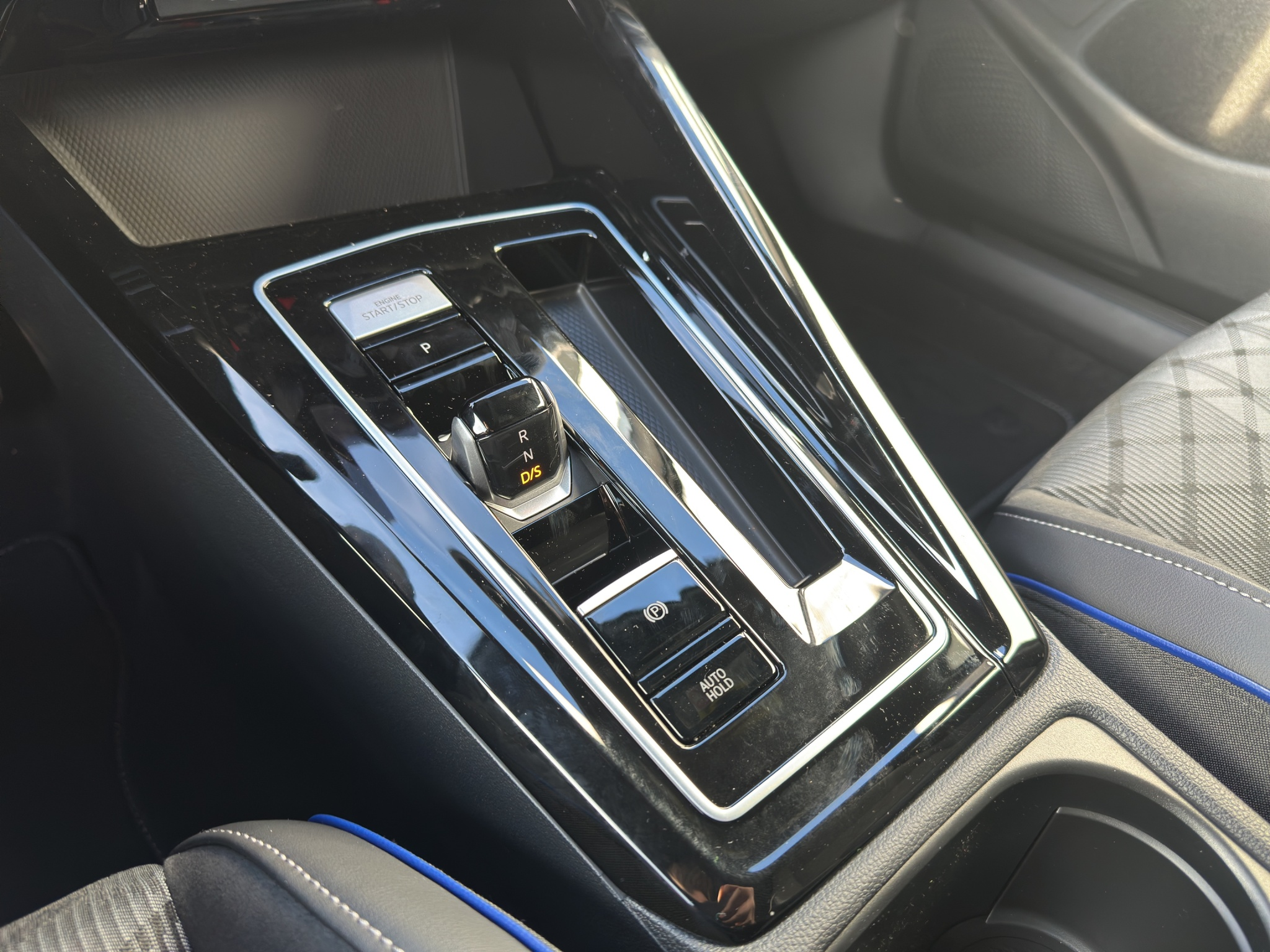 listing desktop thumbnail image 15