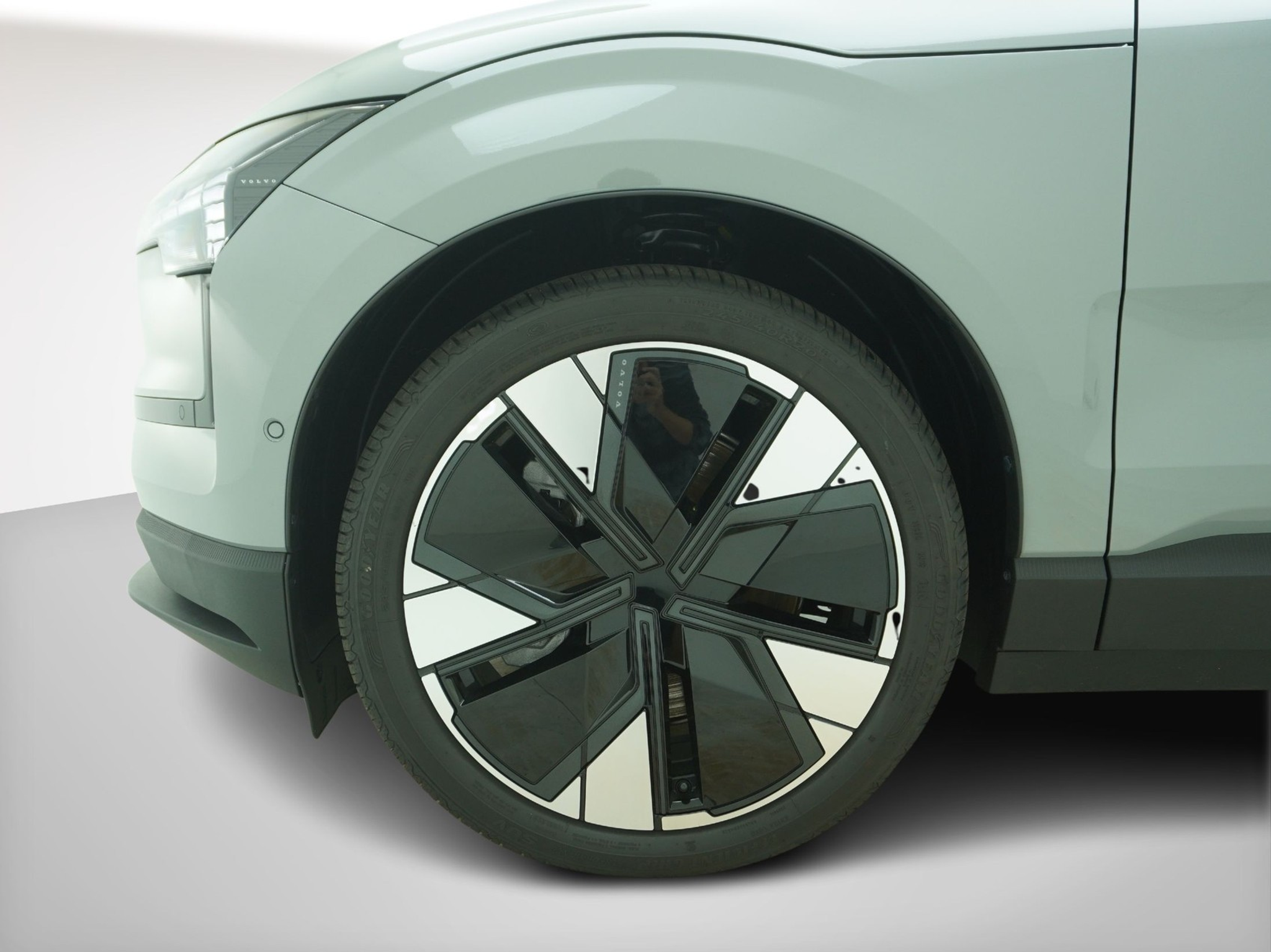 listing desktop thumbnail image 8