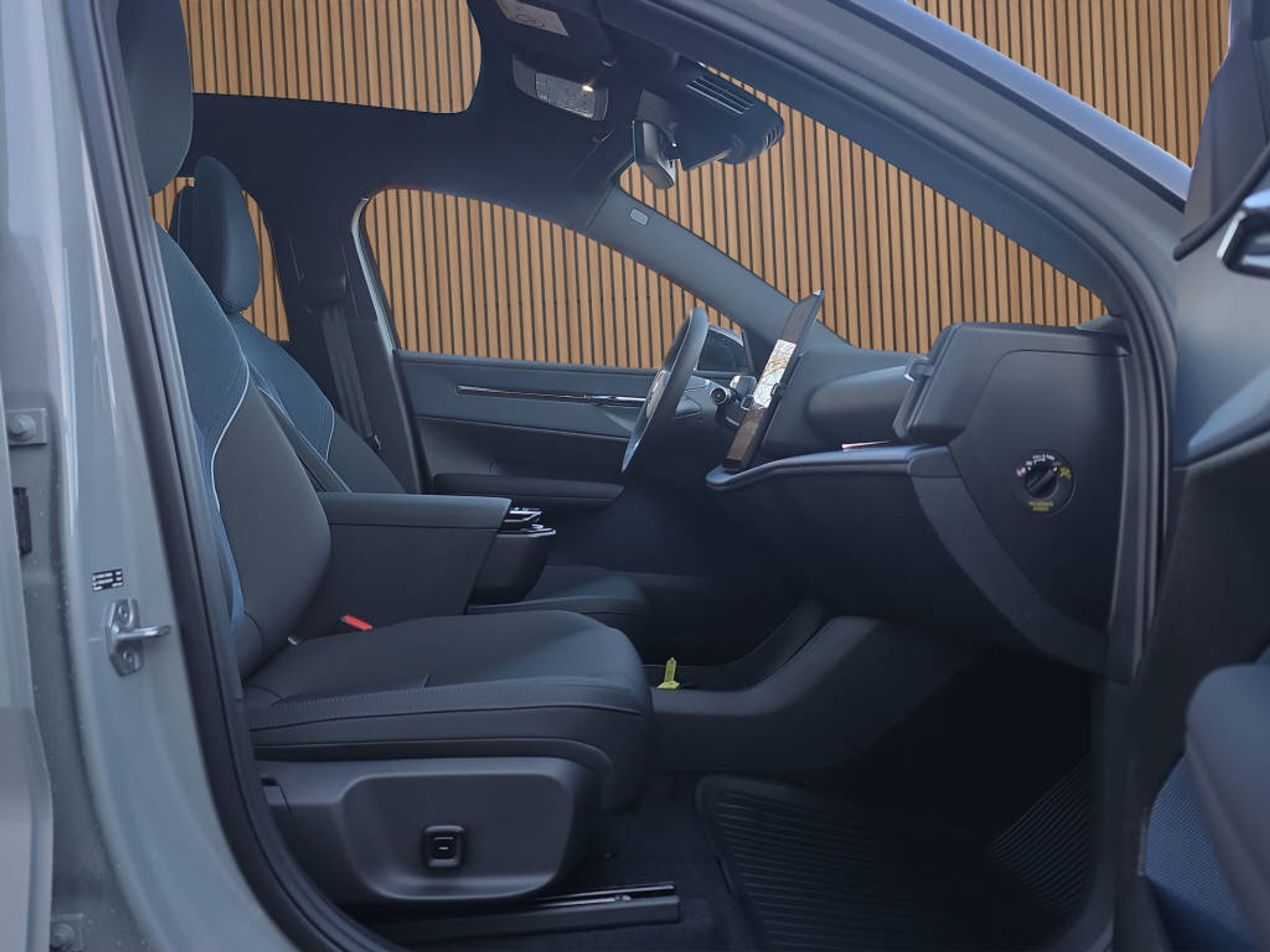 listing desktop thumbnail image 13