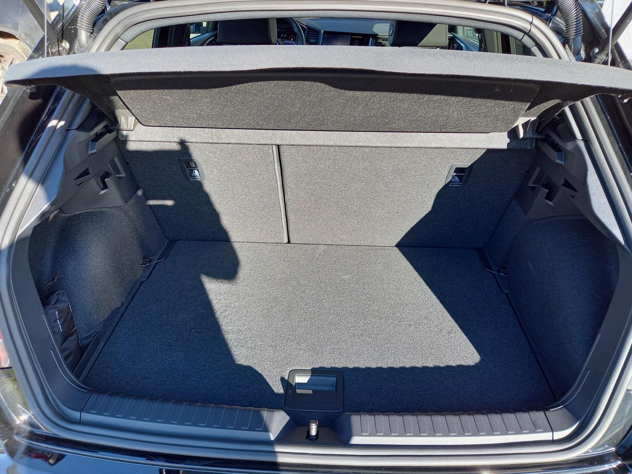 listing desktop thumbnail image 17