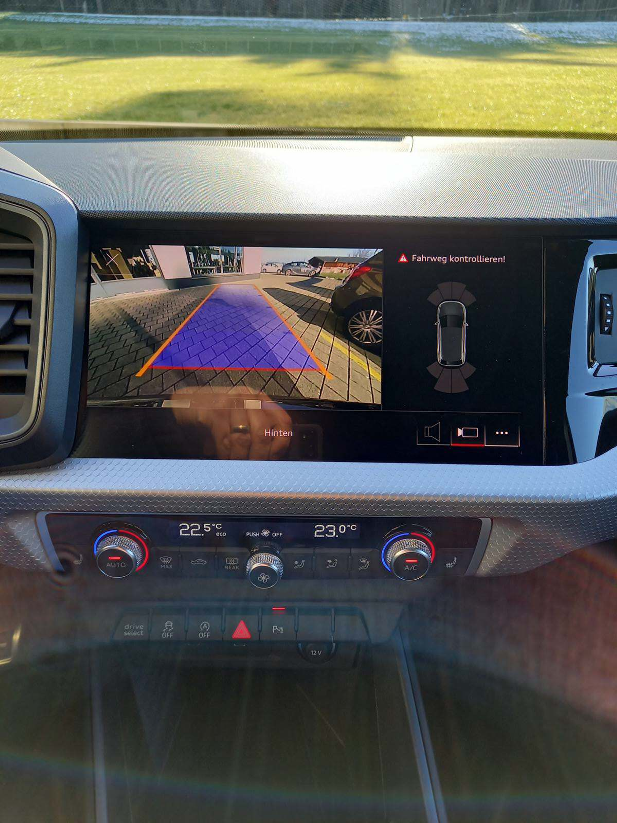 listing desktop thumbnail image 9