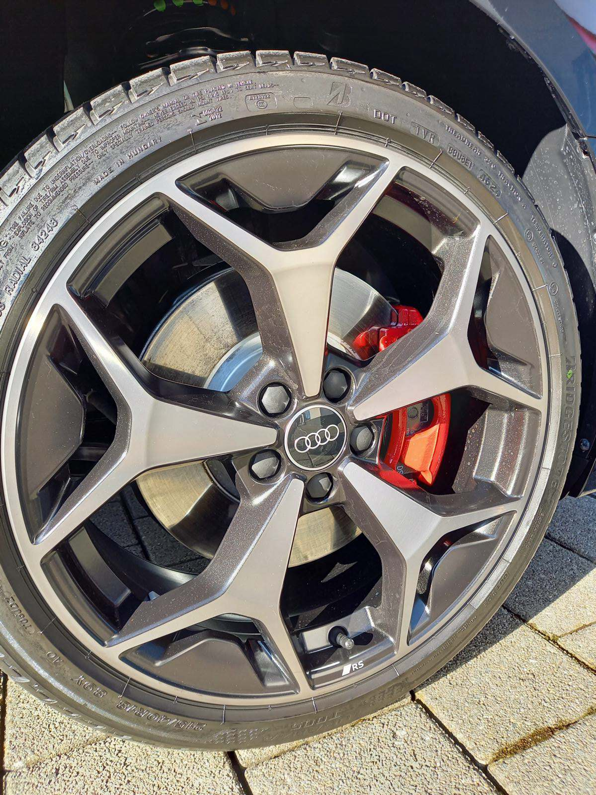 listing desktop thumbnail image 4