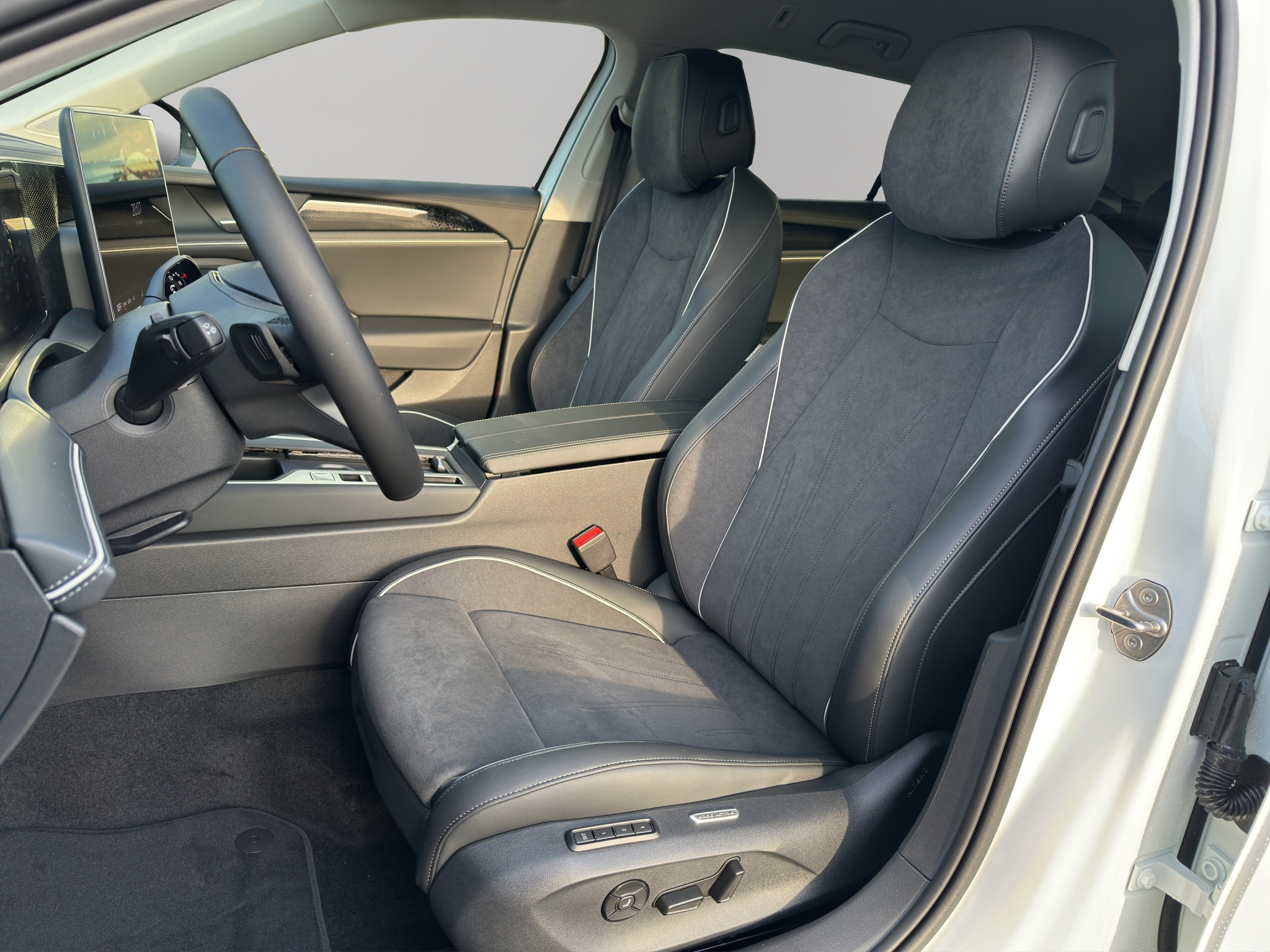 listing desktop thumbnail image 8