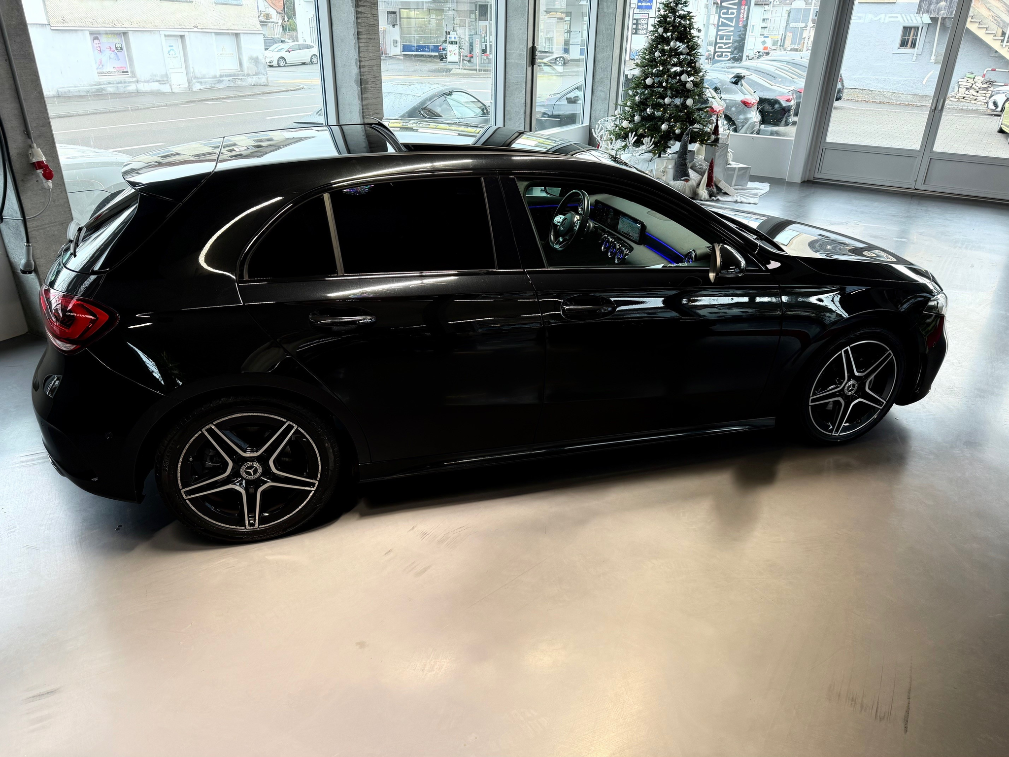 listing desktop thumbnail image 5