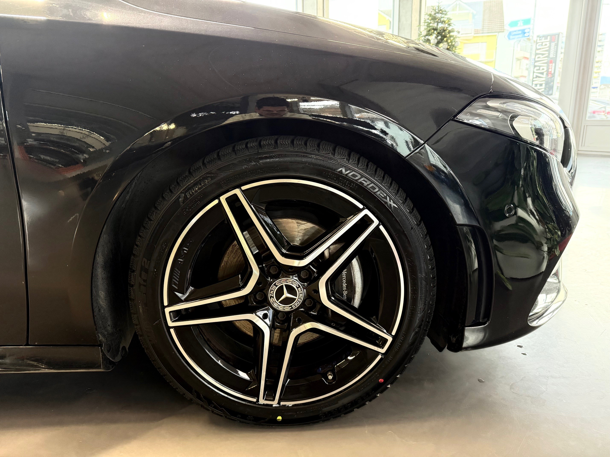 listing desktop thumbnail image 3