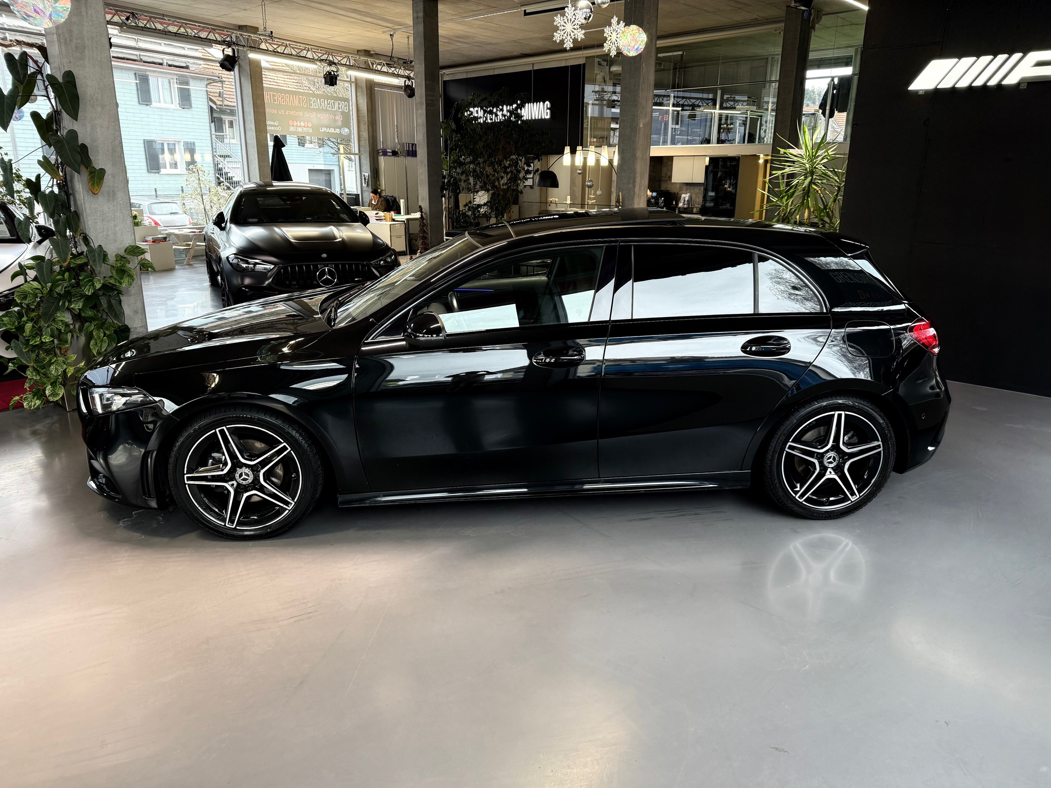 listing desktop thumbnail image 4