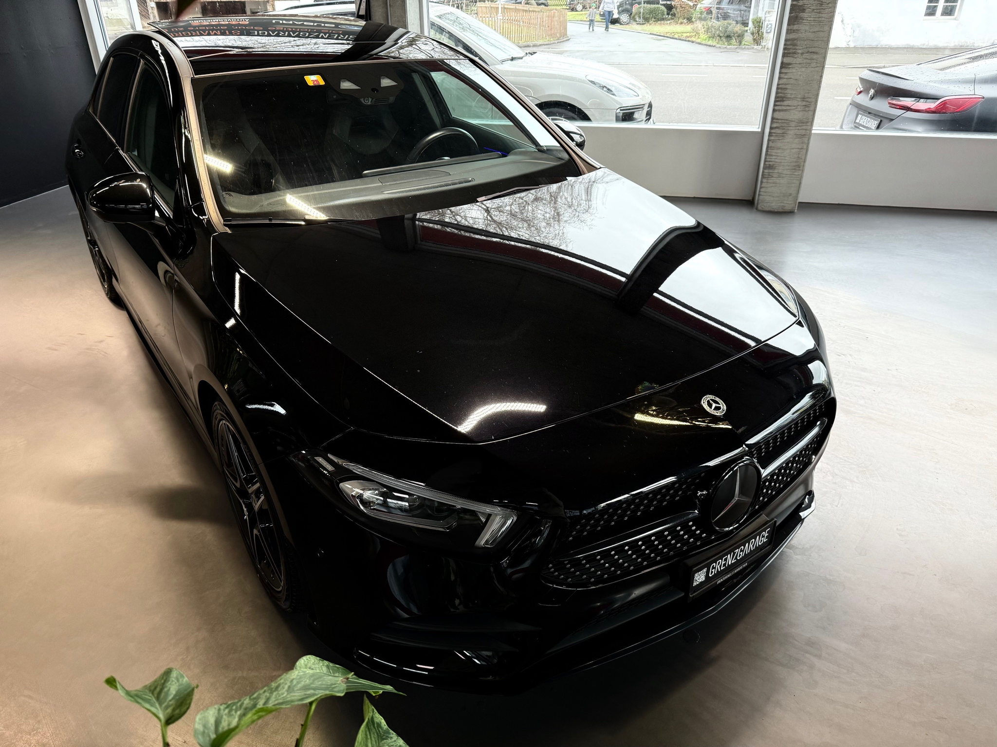 listing desktop thumbnail image 2