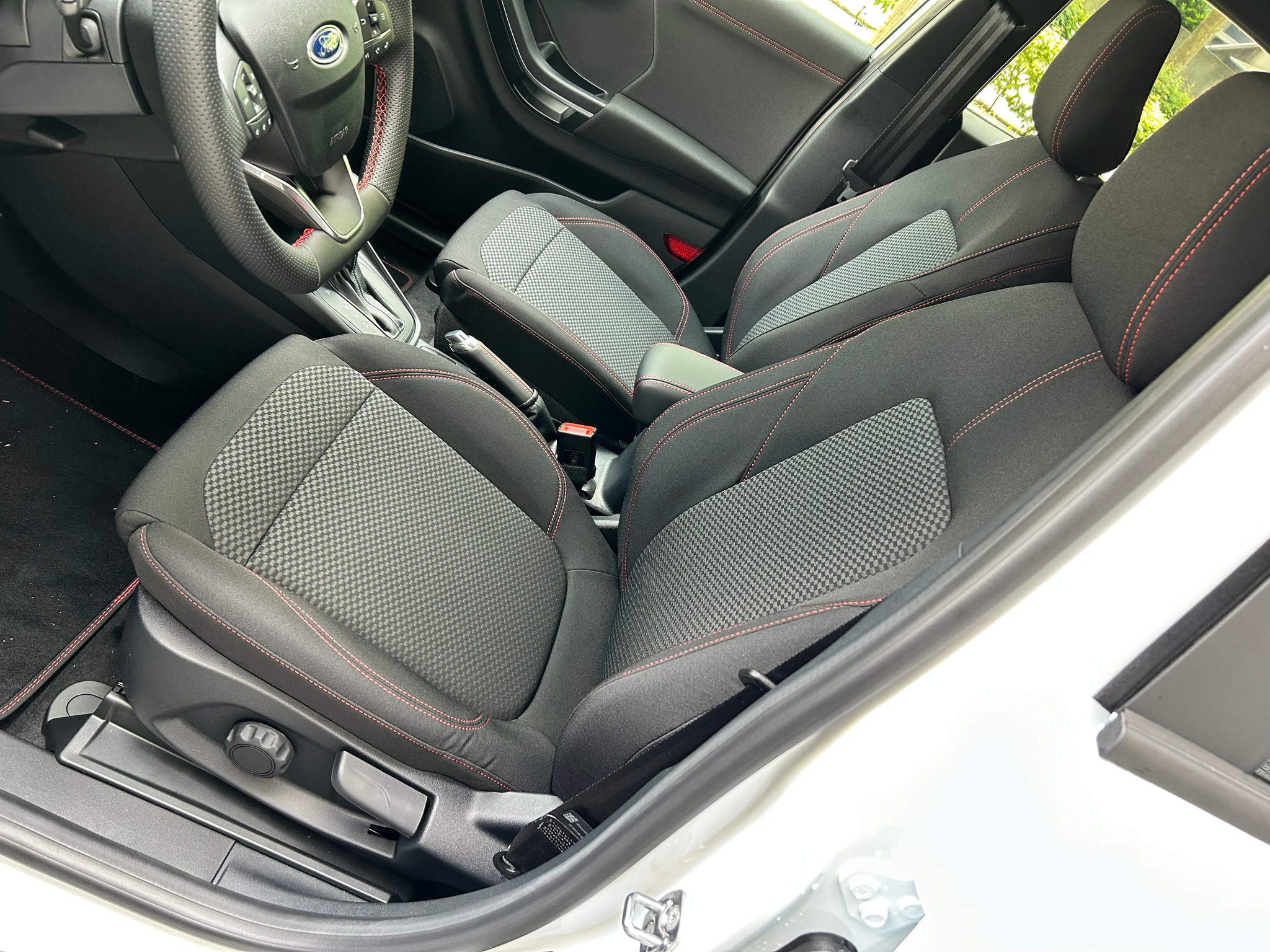 listing desktop thumbnail image 7