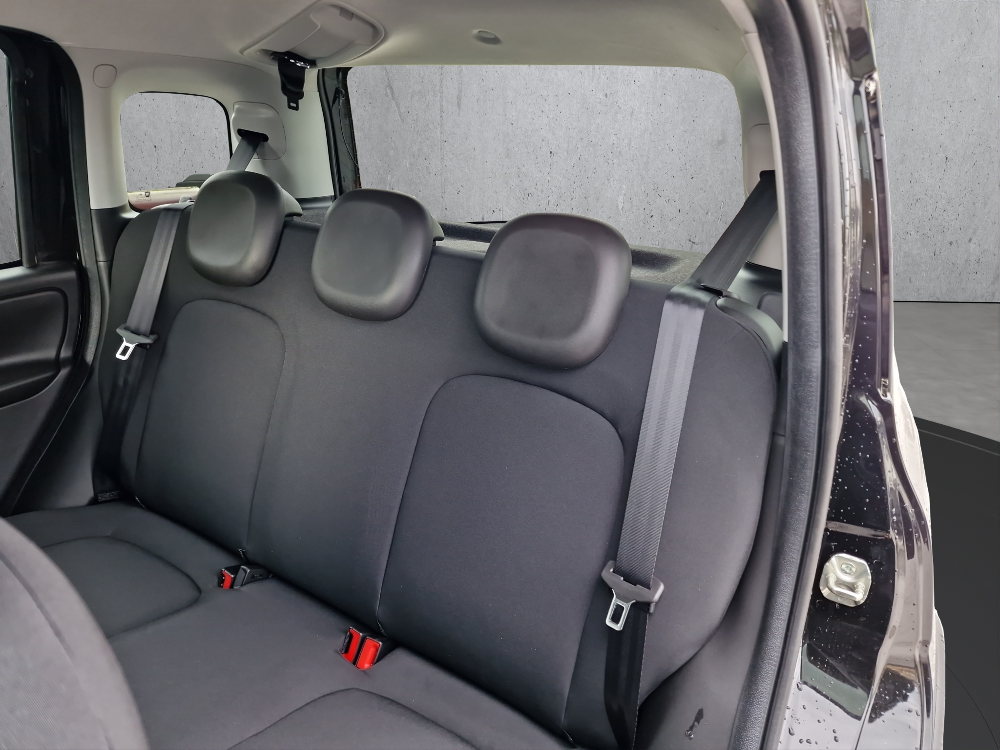 listing desktop thumbnail image 11