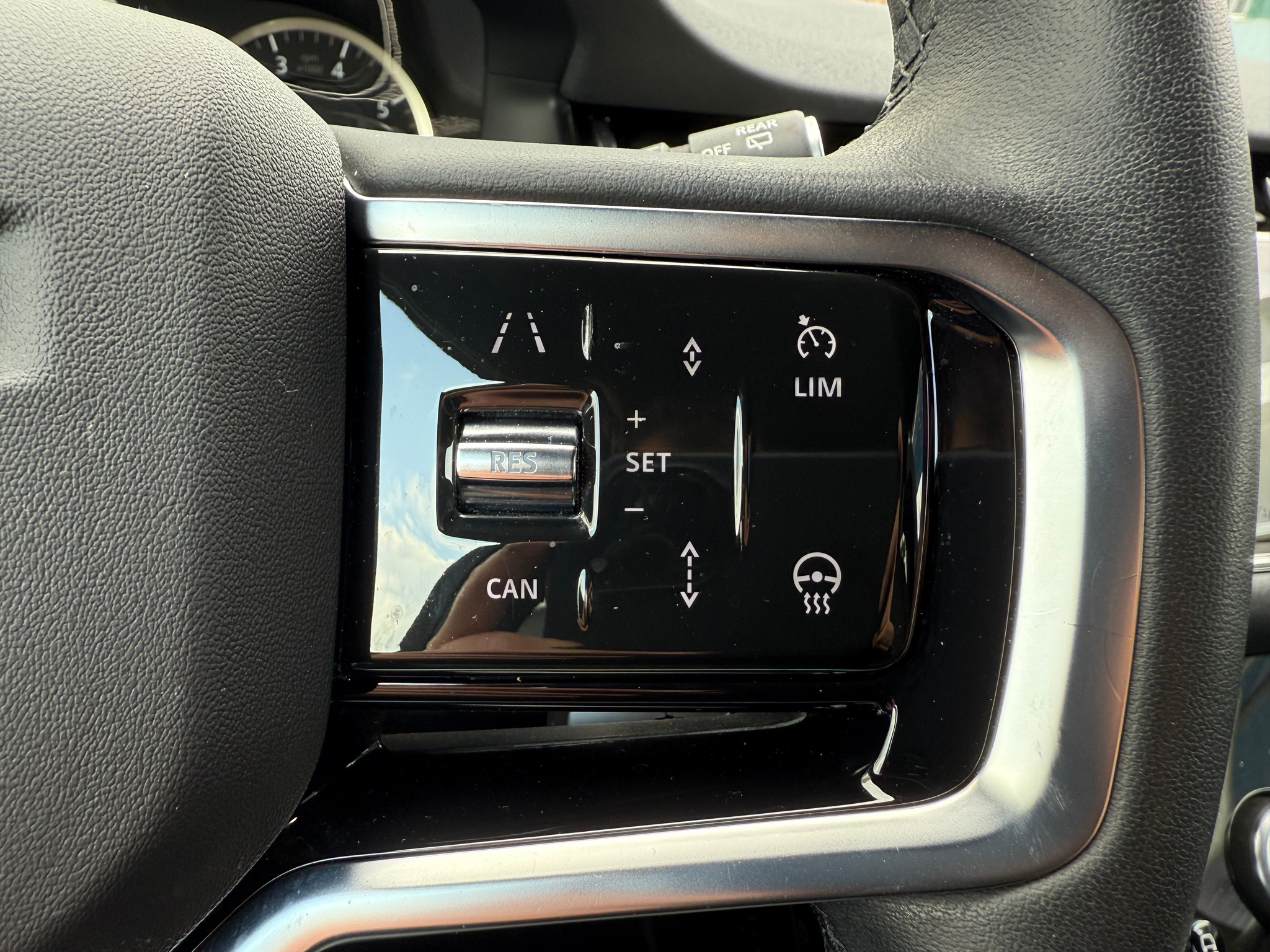 listing desktop thumbnail image 12