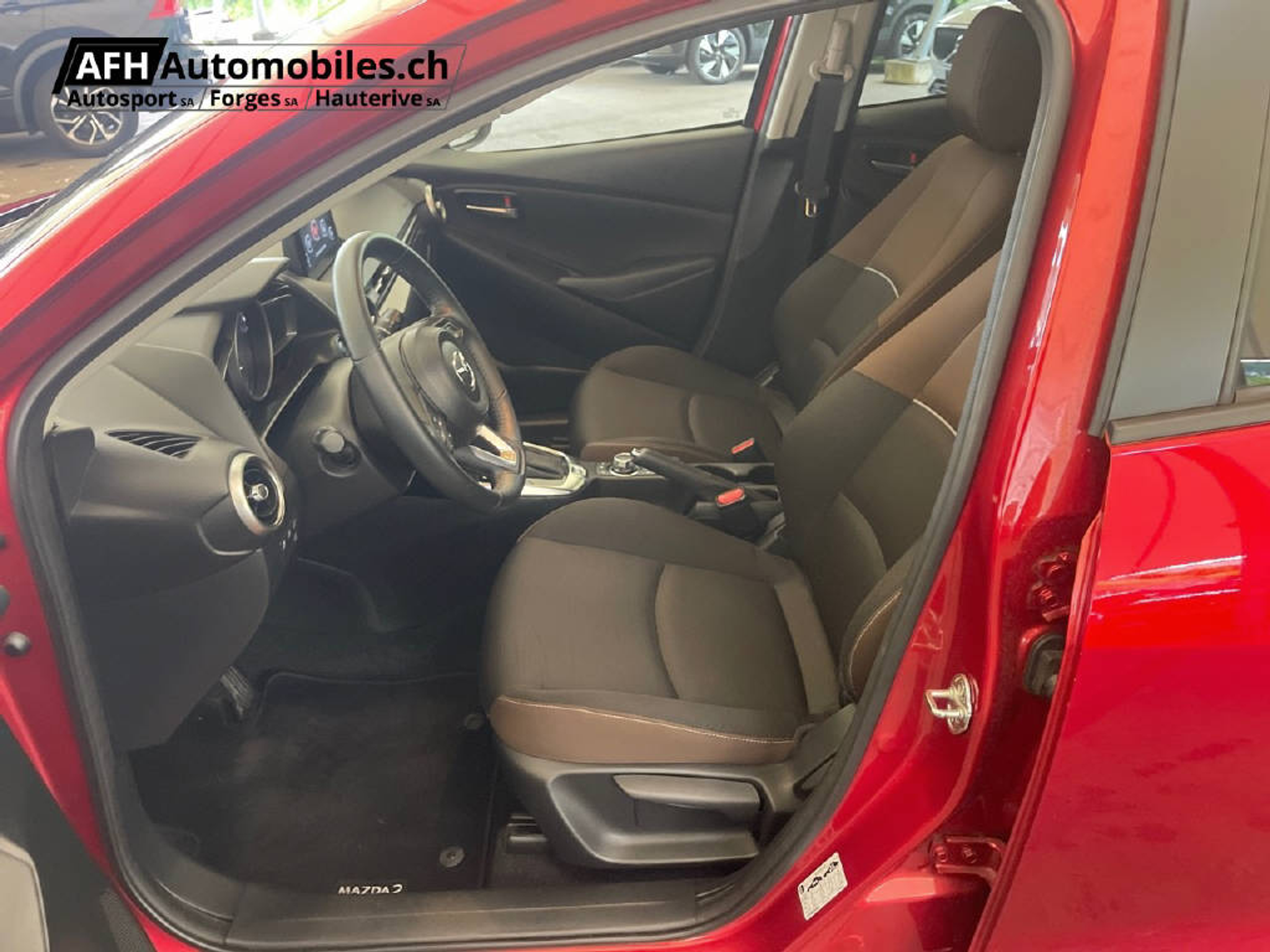 listing desktop thumbnail image 8