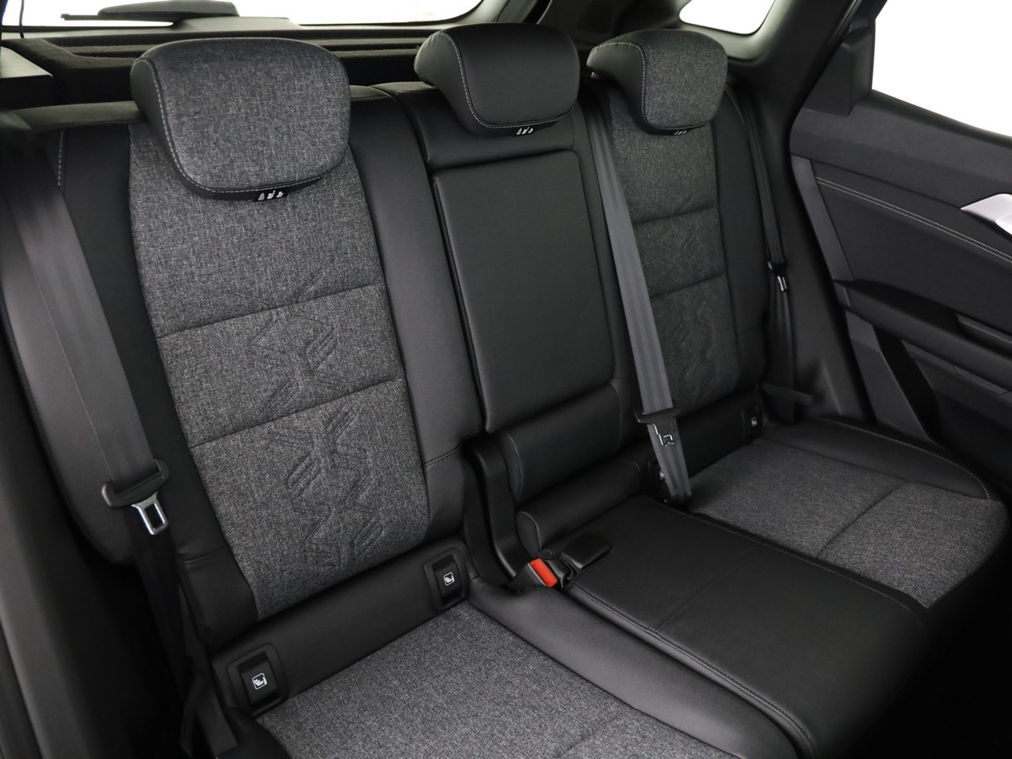 listing desktop thumbnail image 7