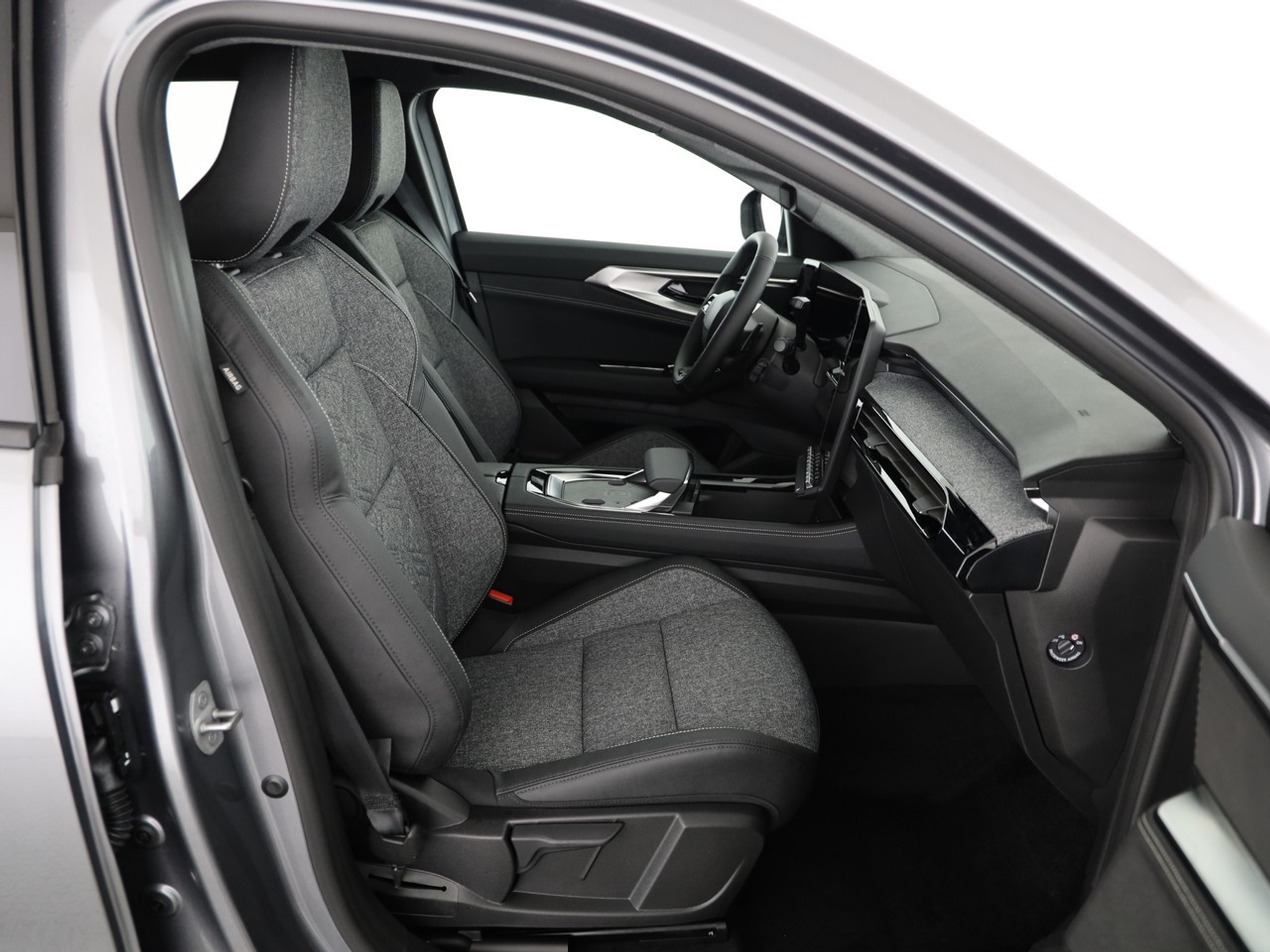 listing desktop thumbnail image 6