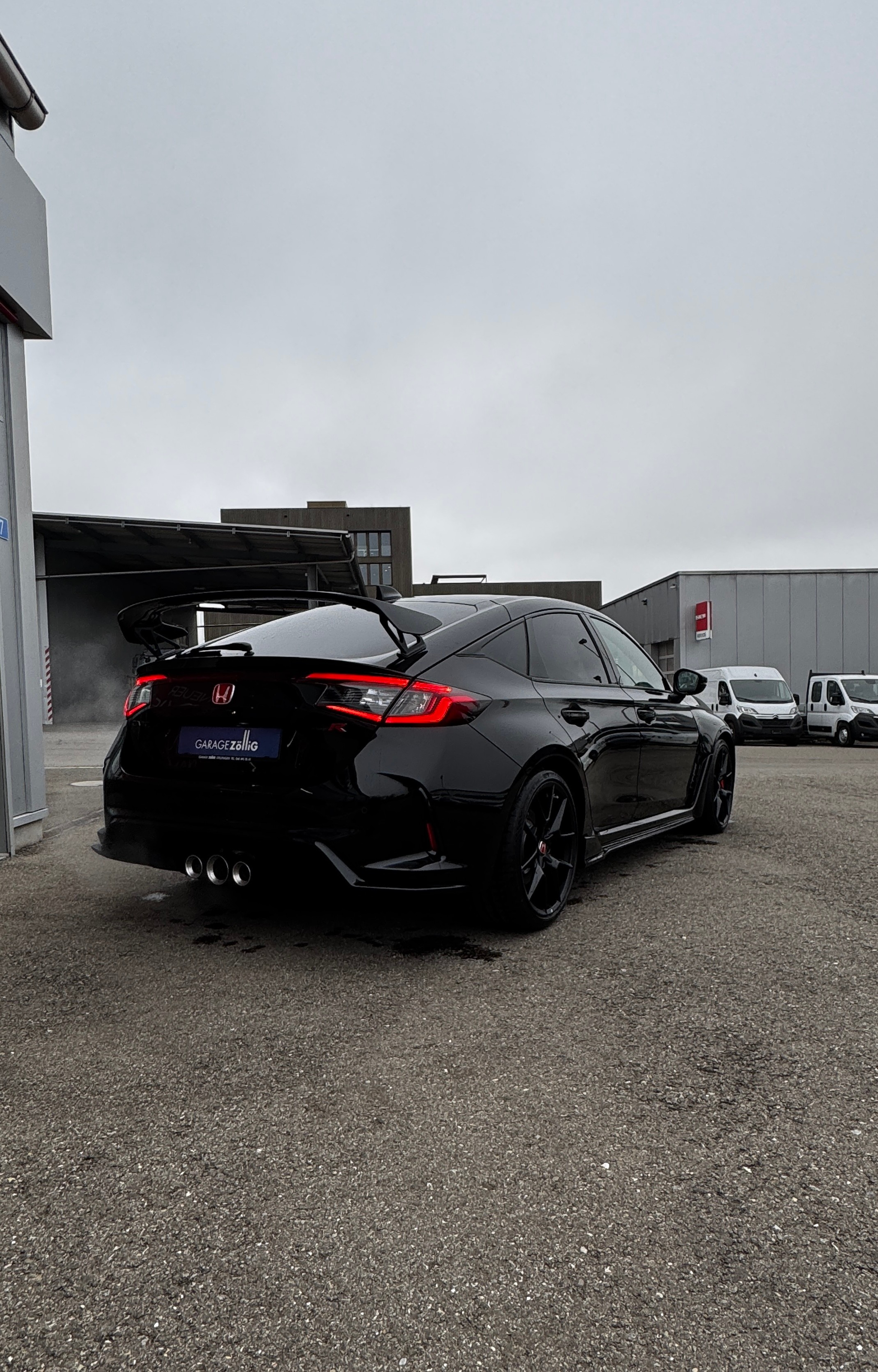 listing desktop thumbnail image 4