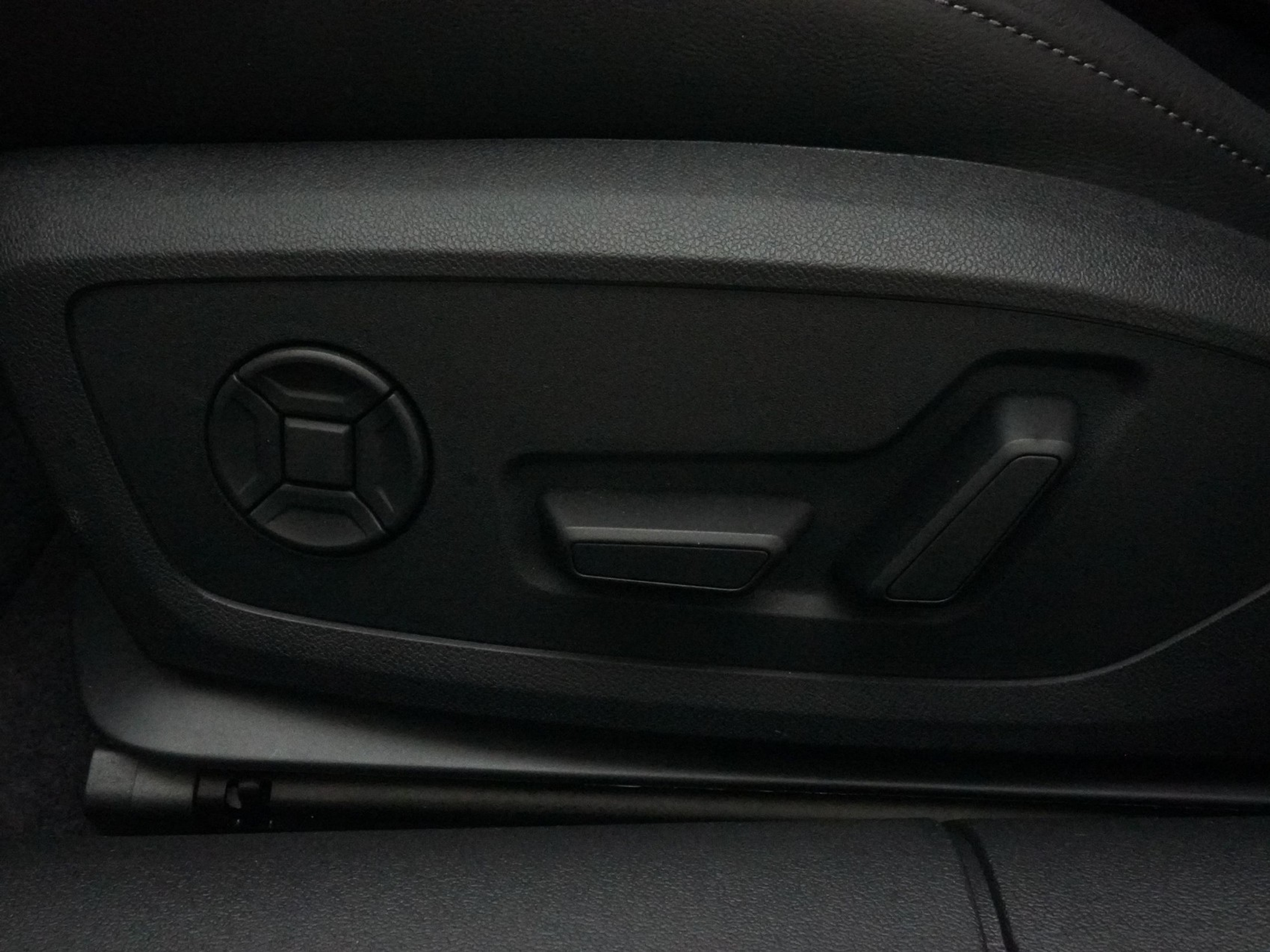 listing desktop thumbnail image 13