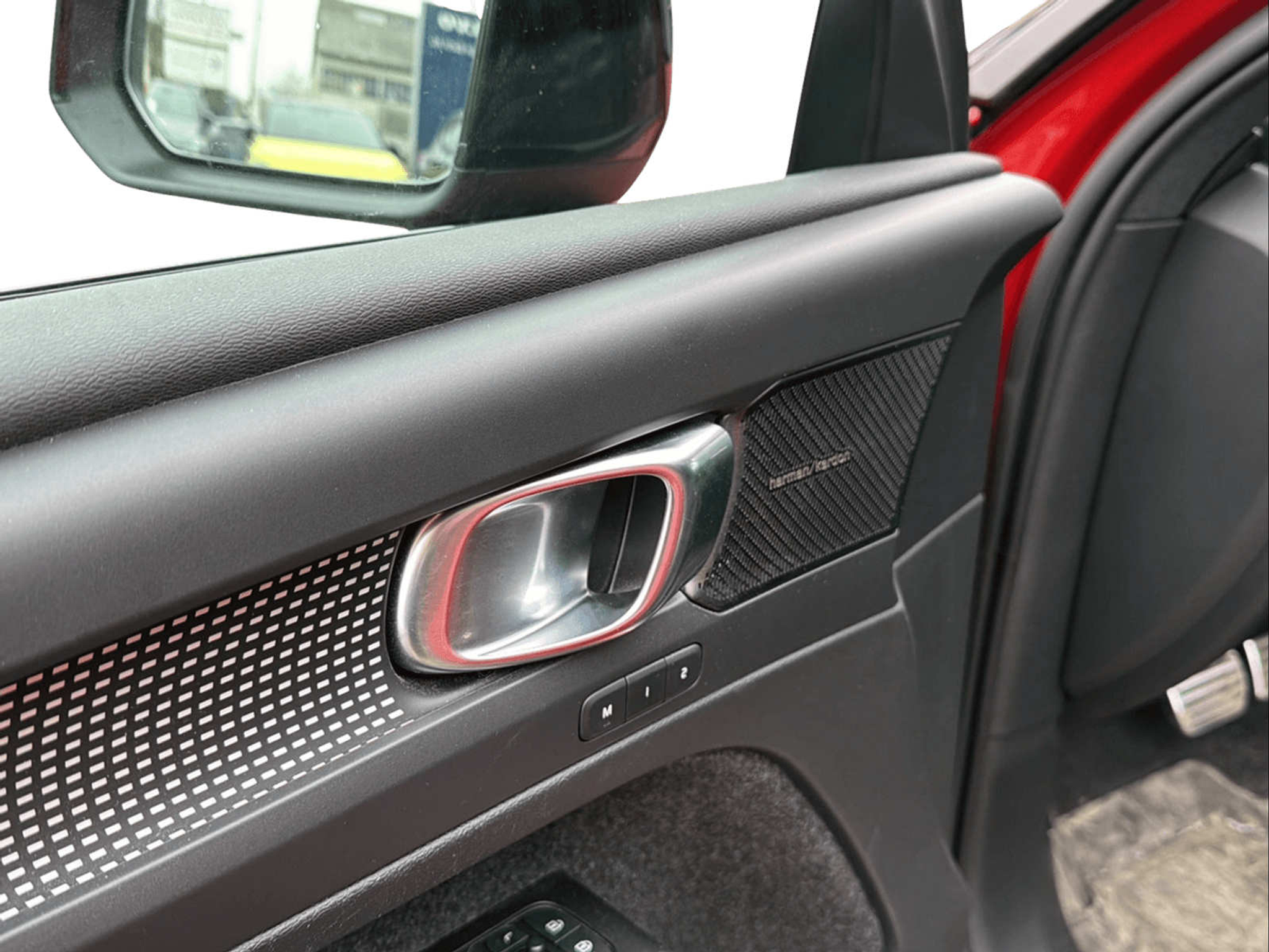 listing desktop thumbnail image 12