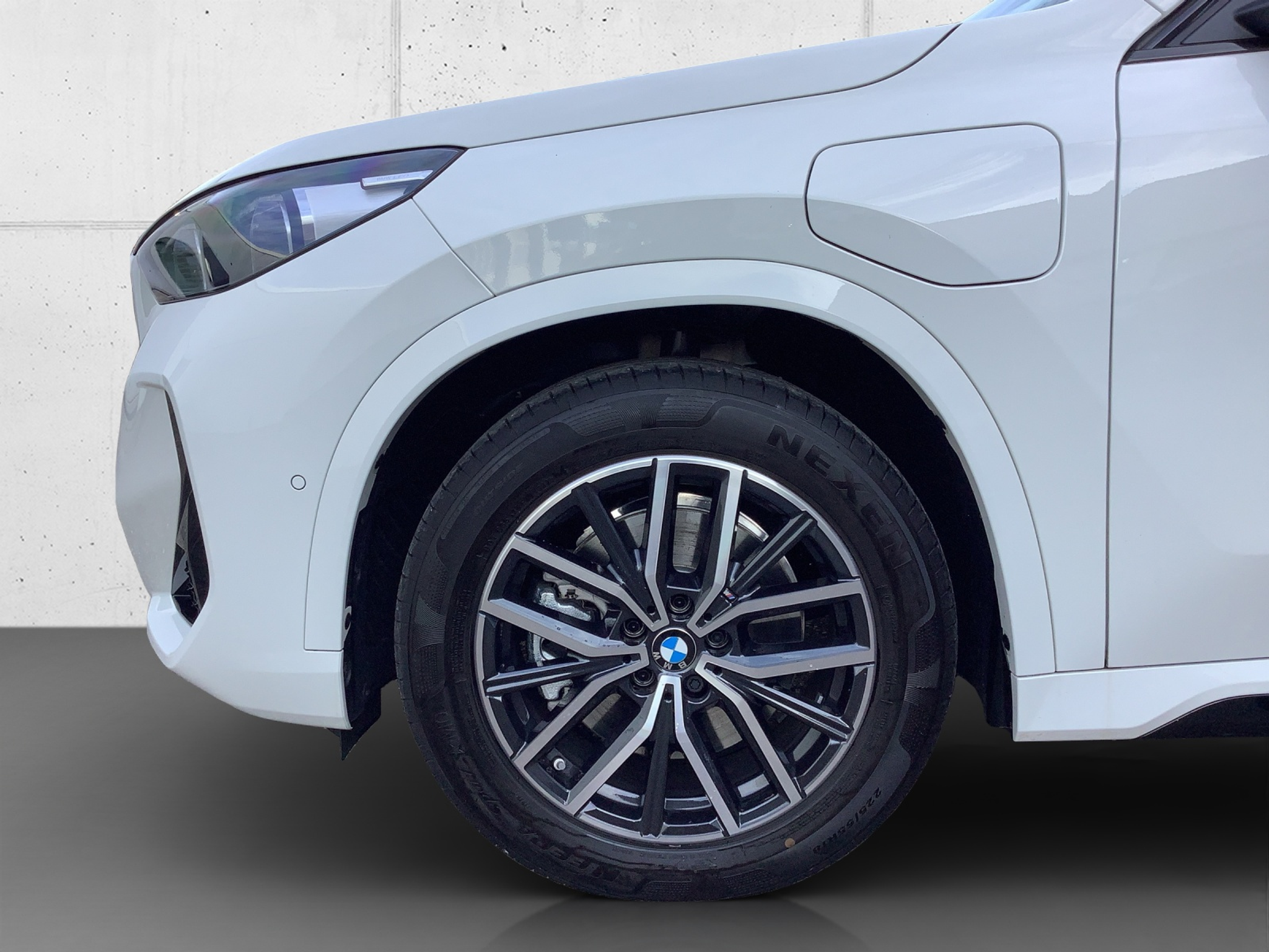 listing desktop thumbnail image 11