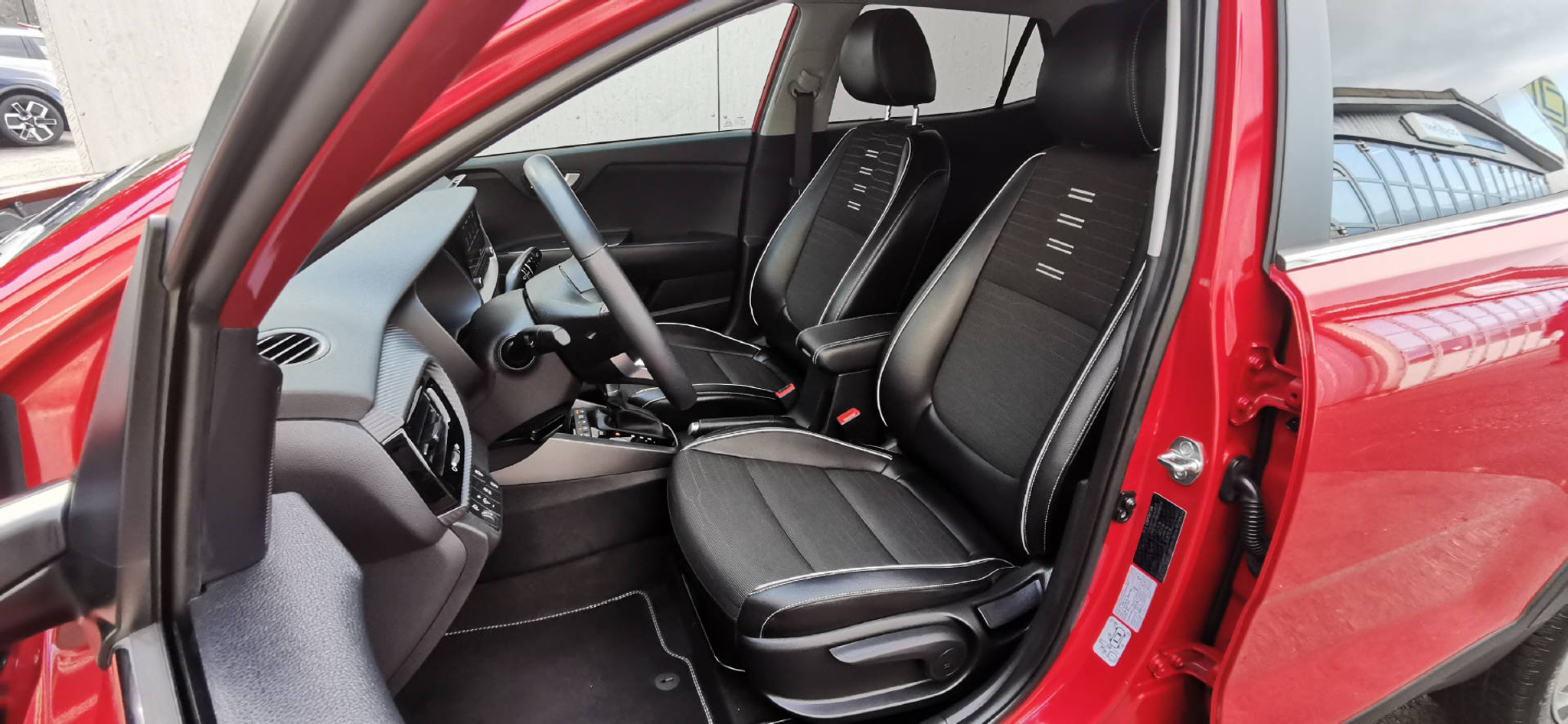 listing desktop thumbnail image 8