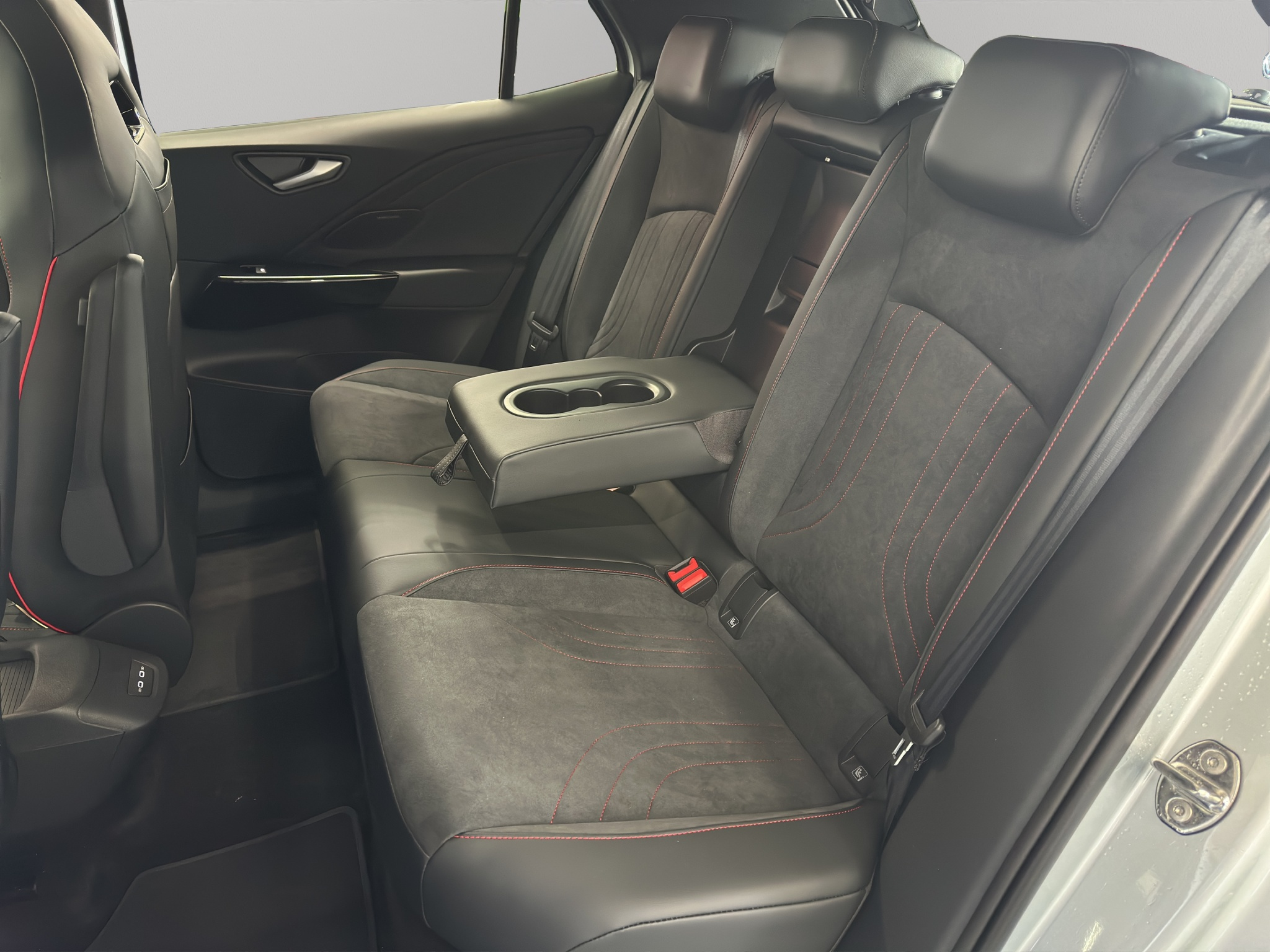 listing desktop thumbnail image 10