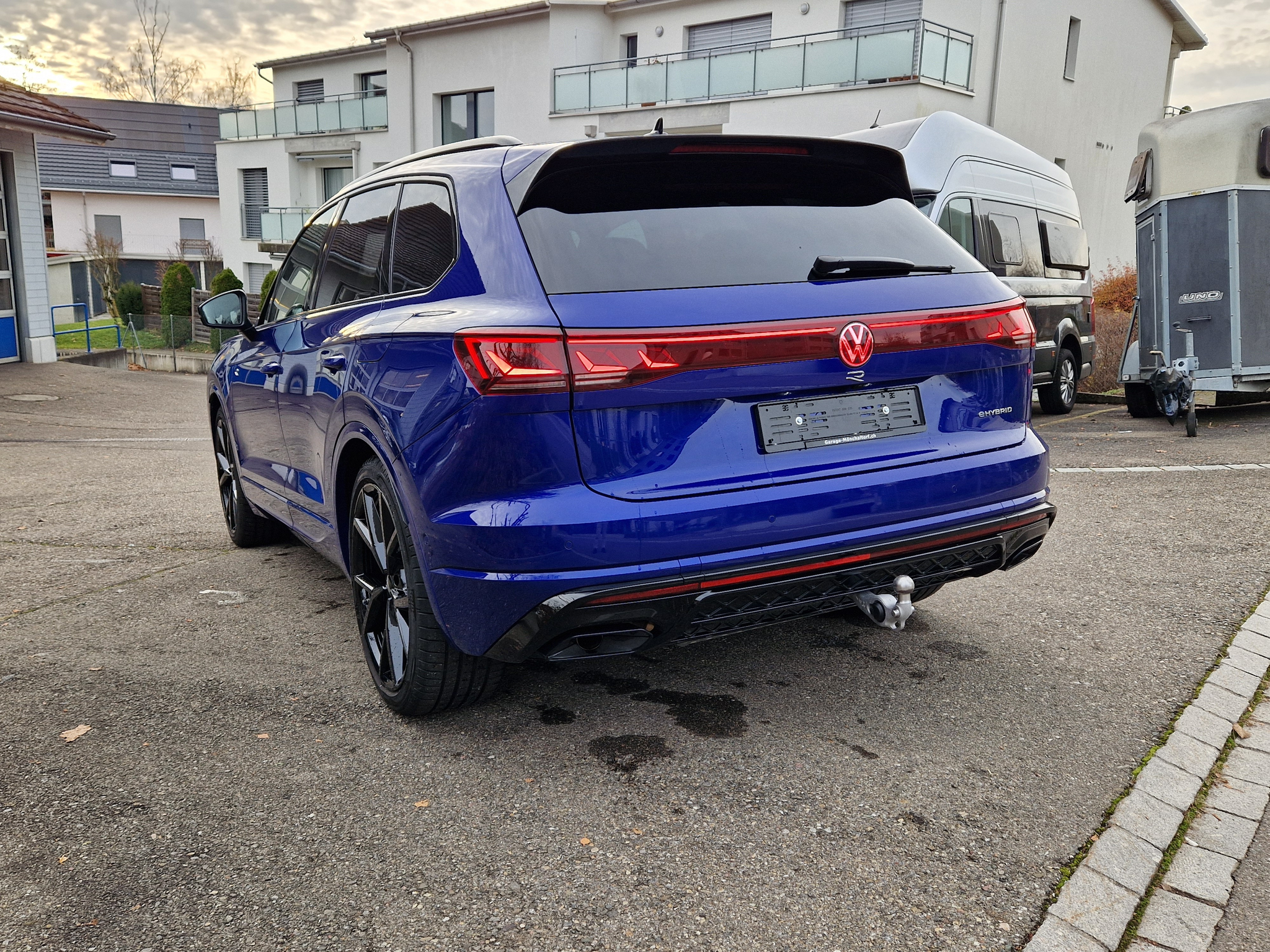 listing desktop thumbnail image 3