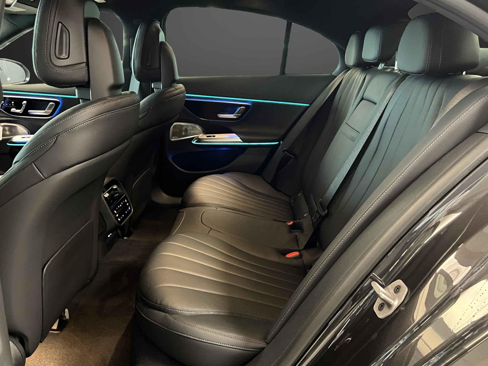 listing desktop thumbnail image 11