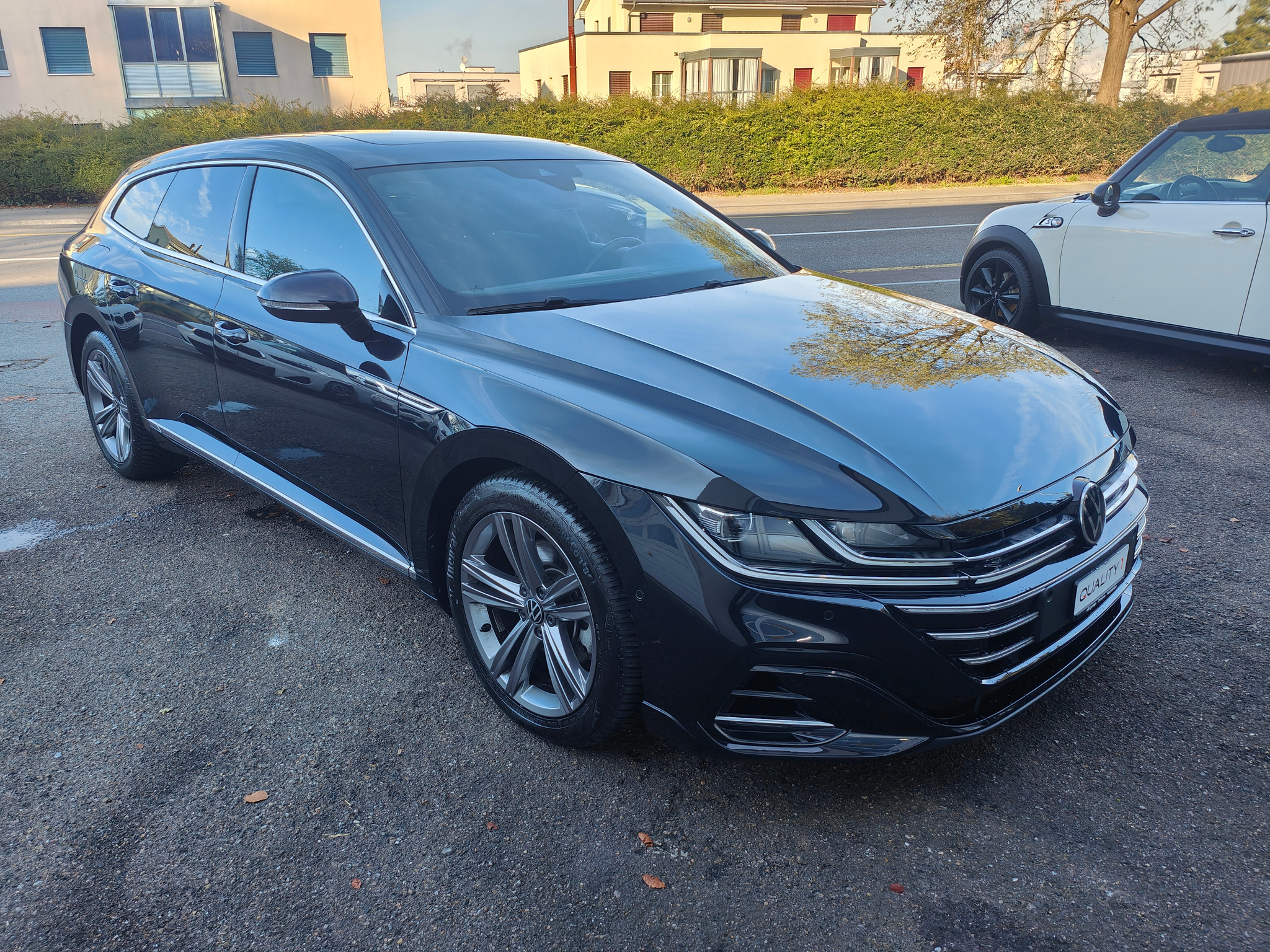 listing desktop thumbnail image 2