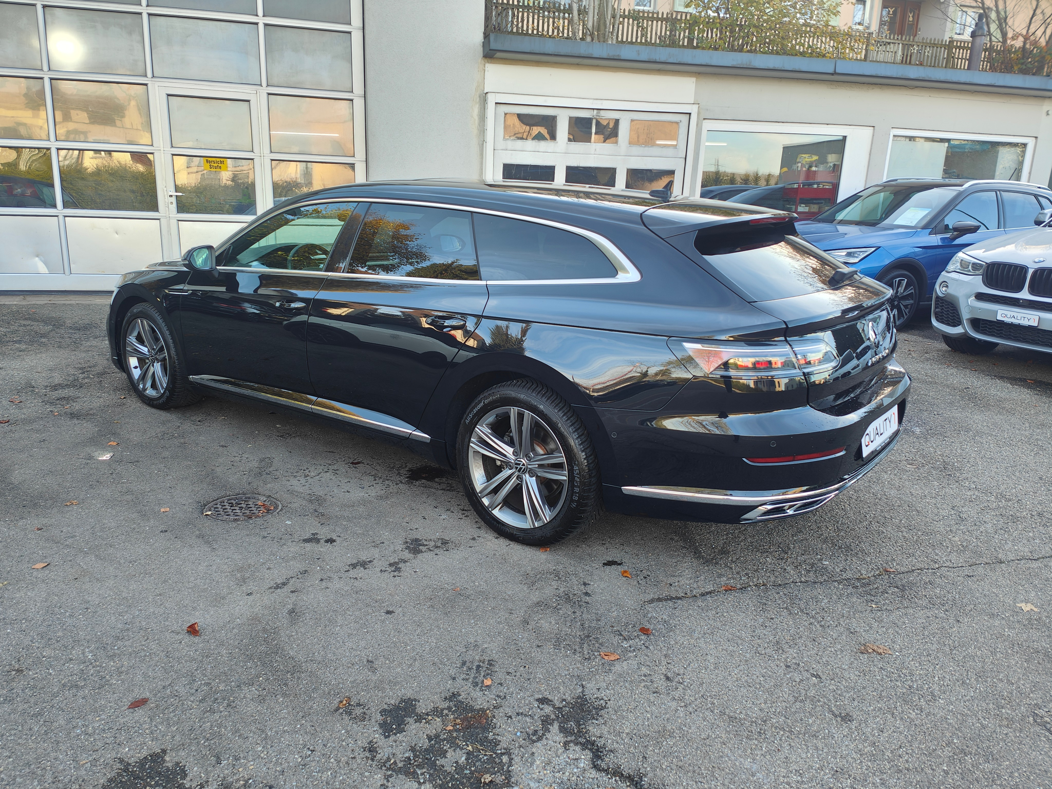 listing desktop thumbnail image 4