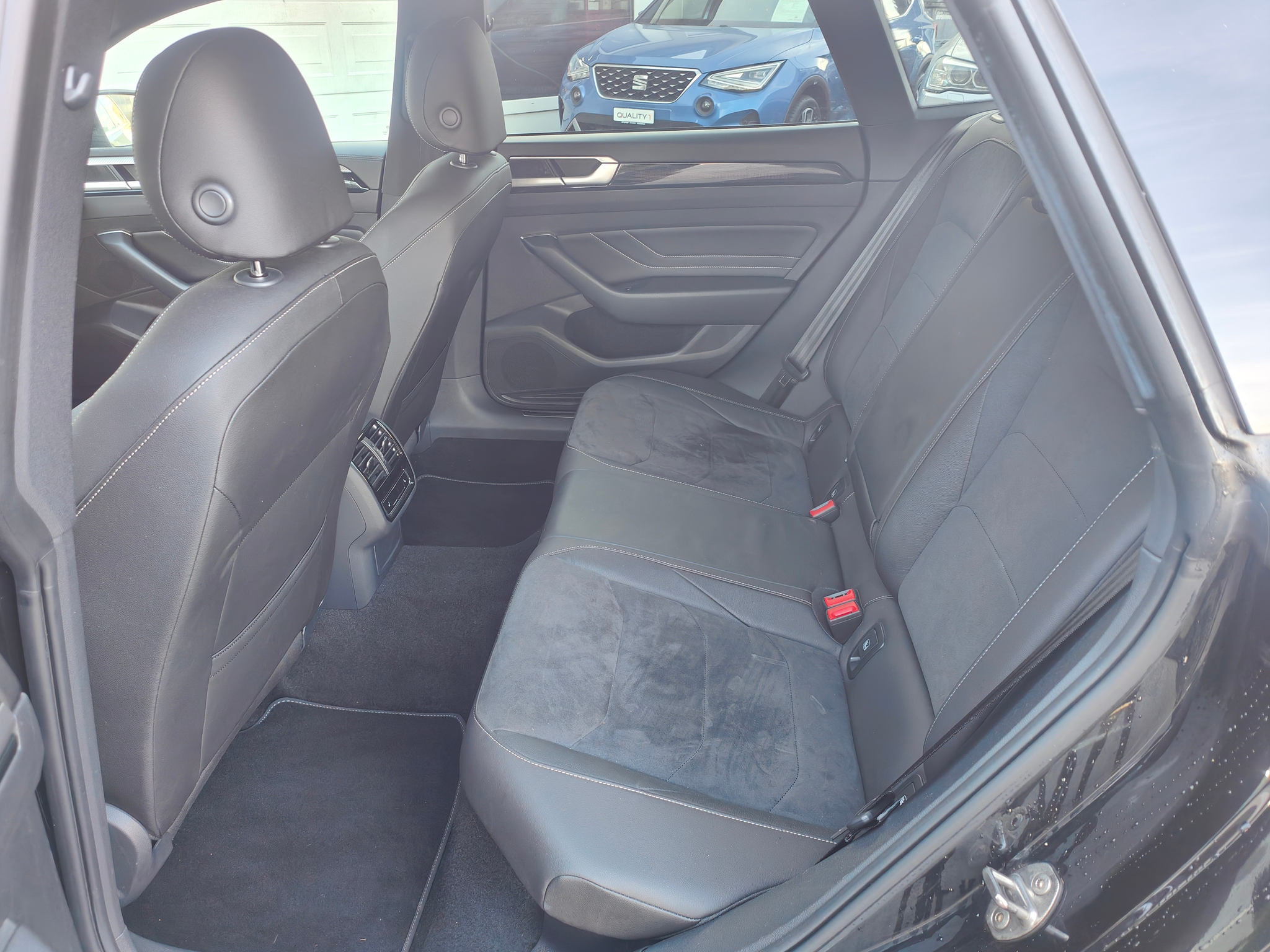 listing desktop thumbnail image 9