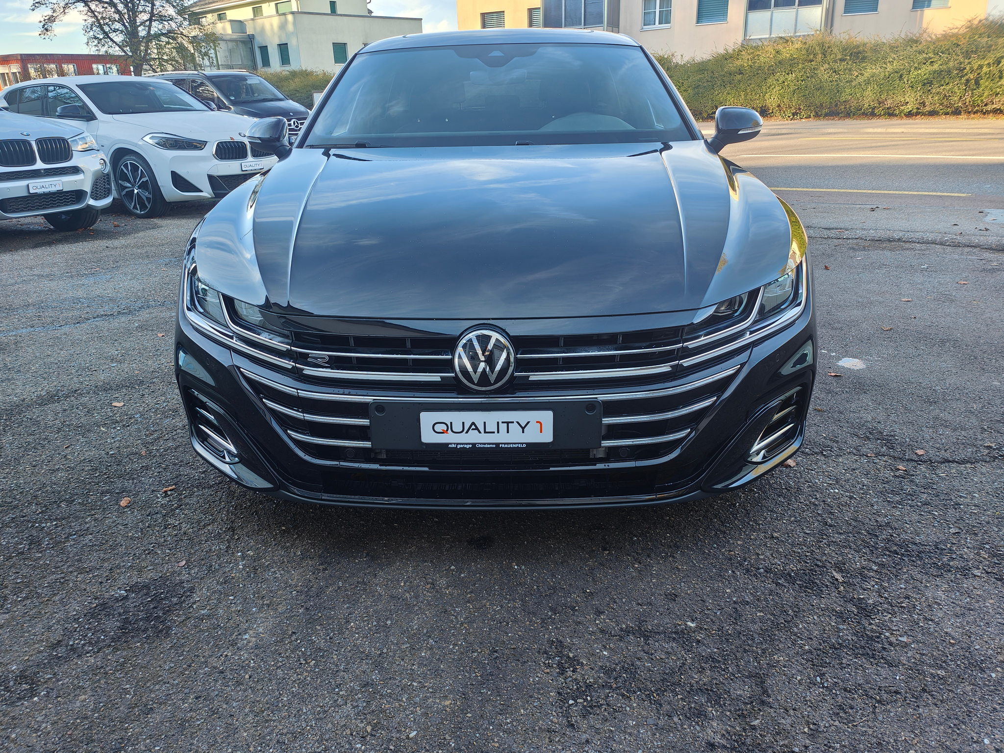 listing desktop thumbnail image 1