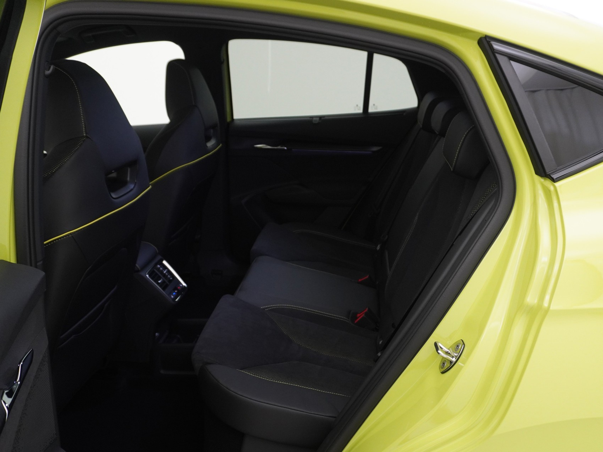 listing desktop thumbnail image 12