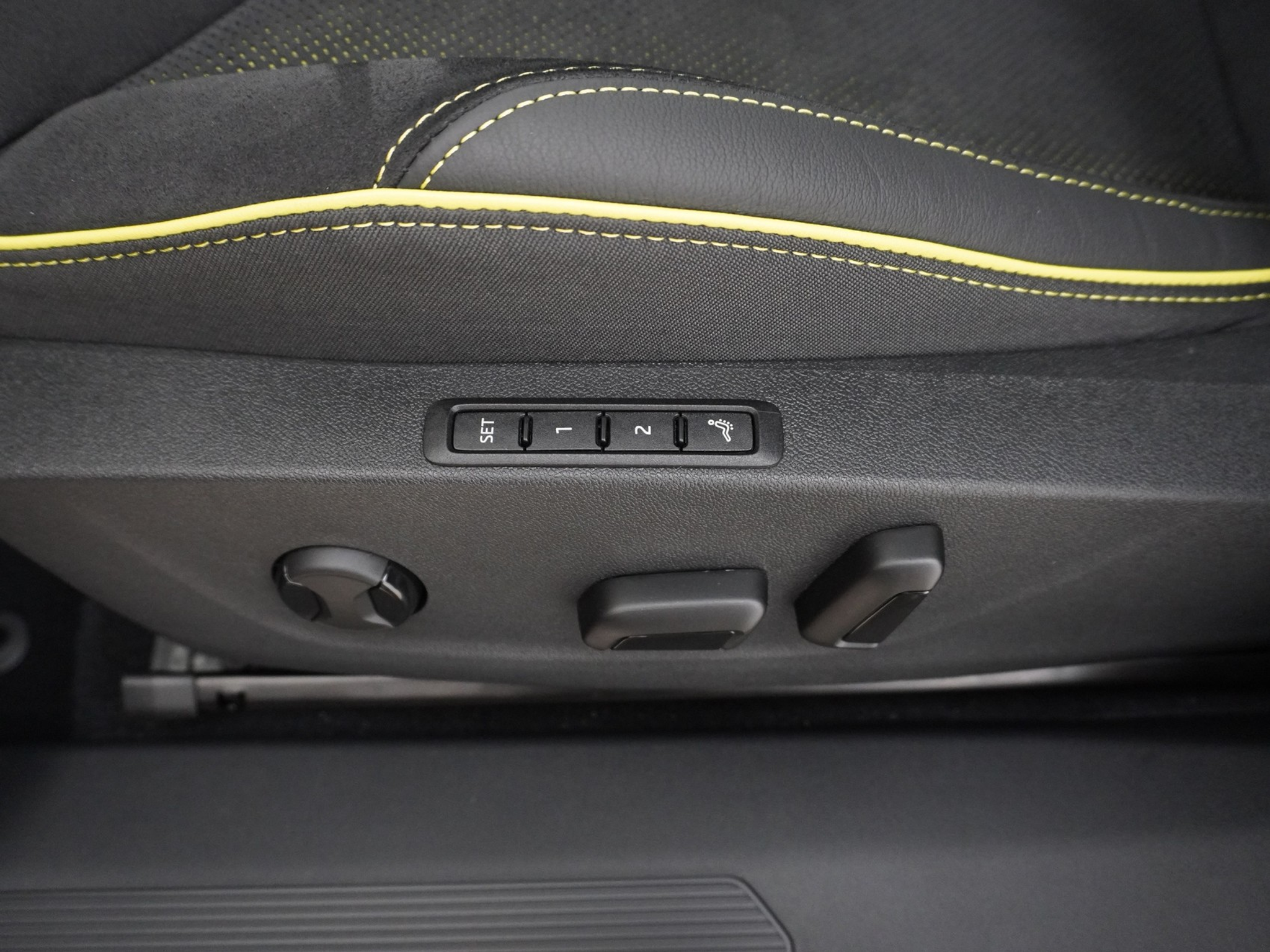 listing desktop thumbnail image 9