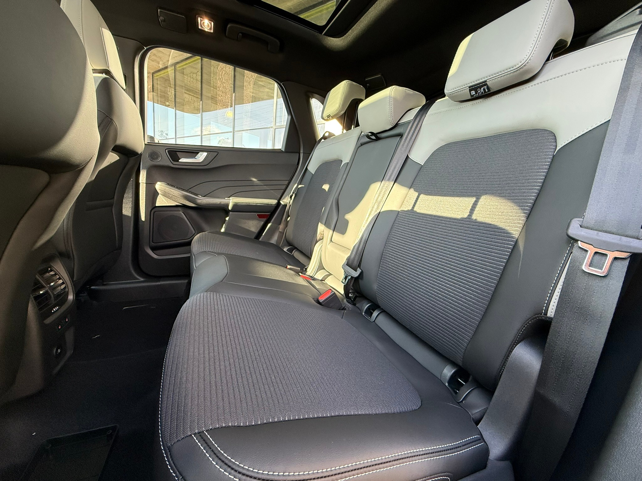 listing desktop thumbnail image 6