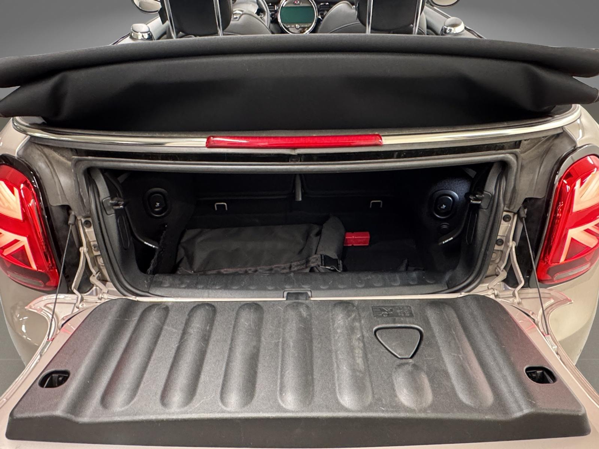 listing desktop thumbnail image 9