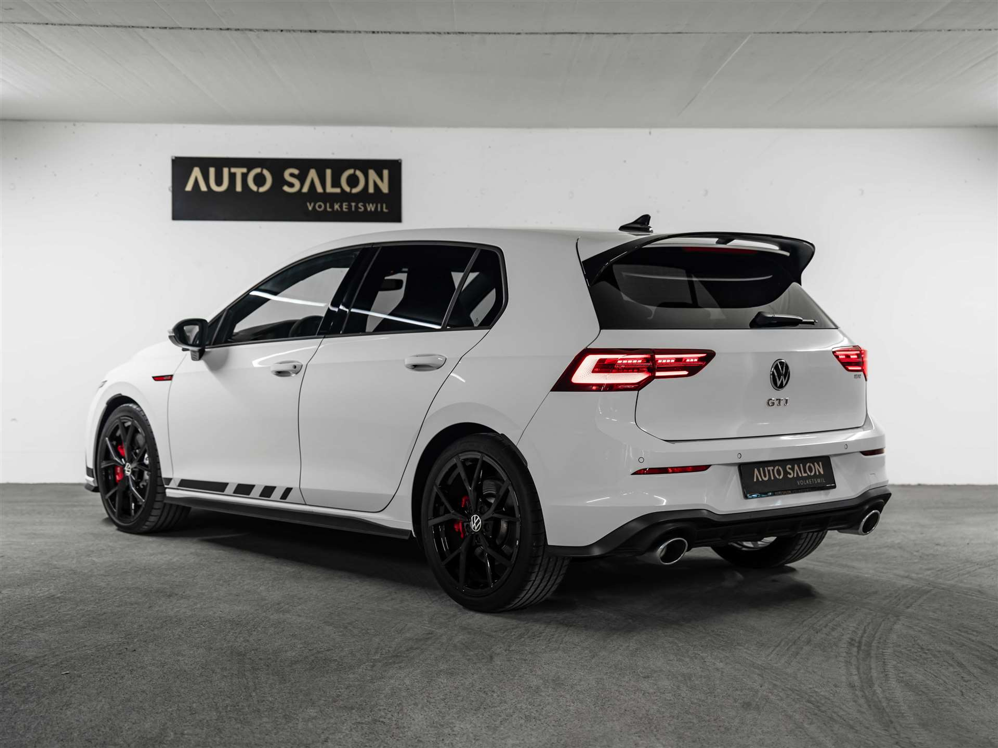 listing desktop thumbnail image 2