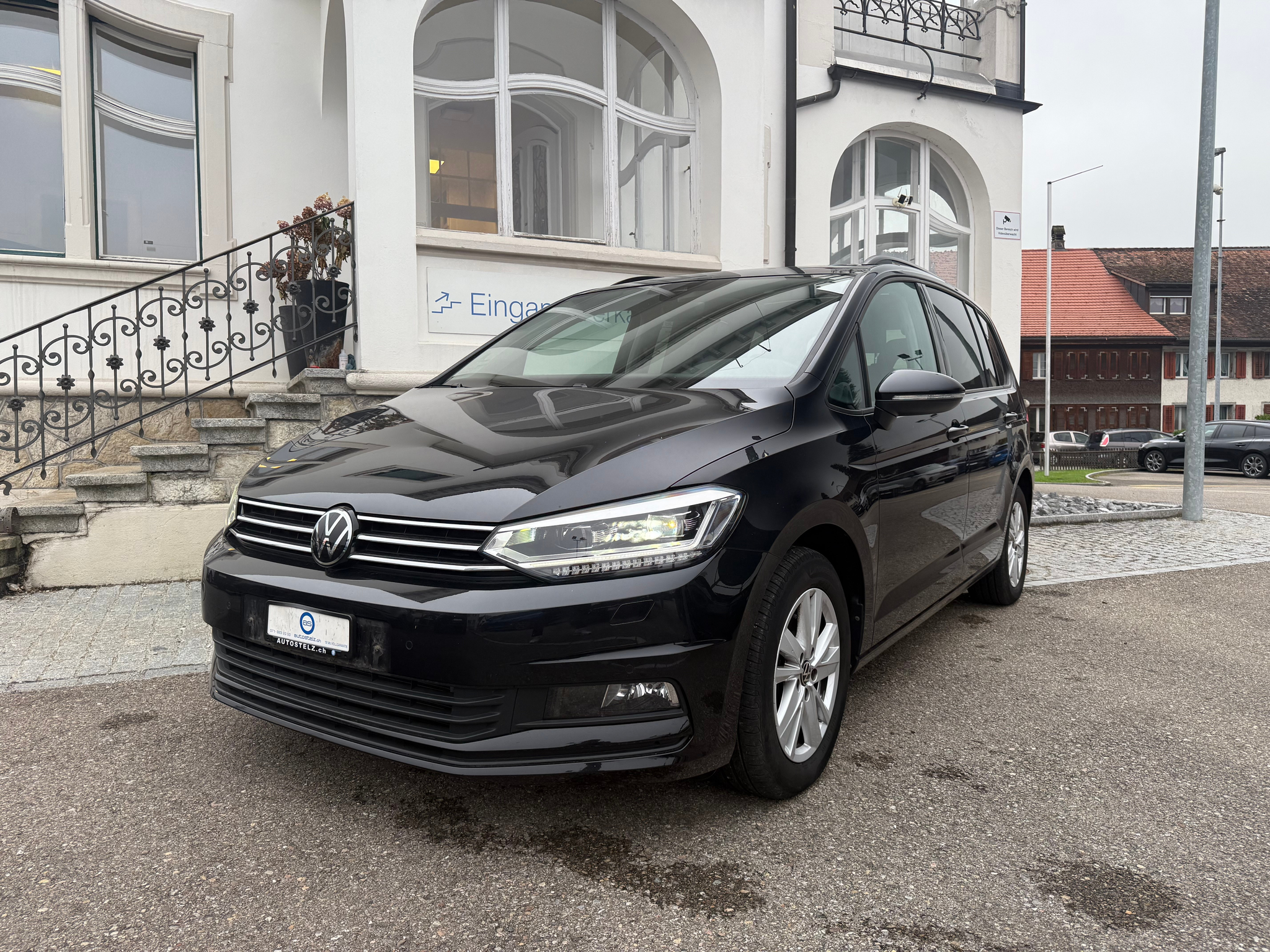 listing desktop thumbnail image 2