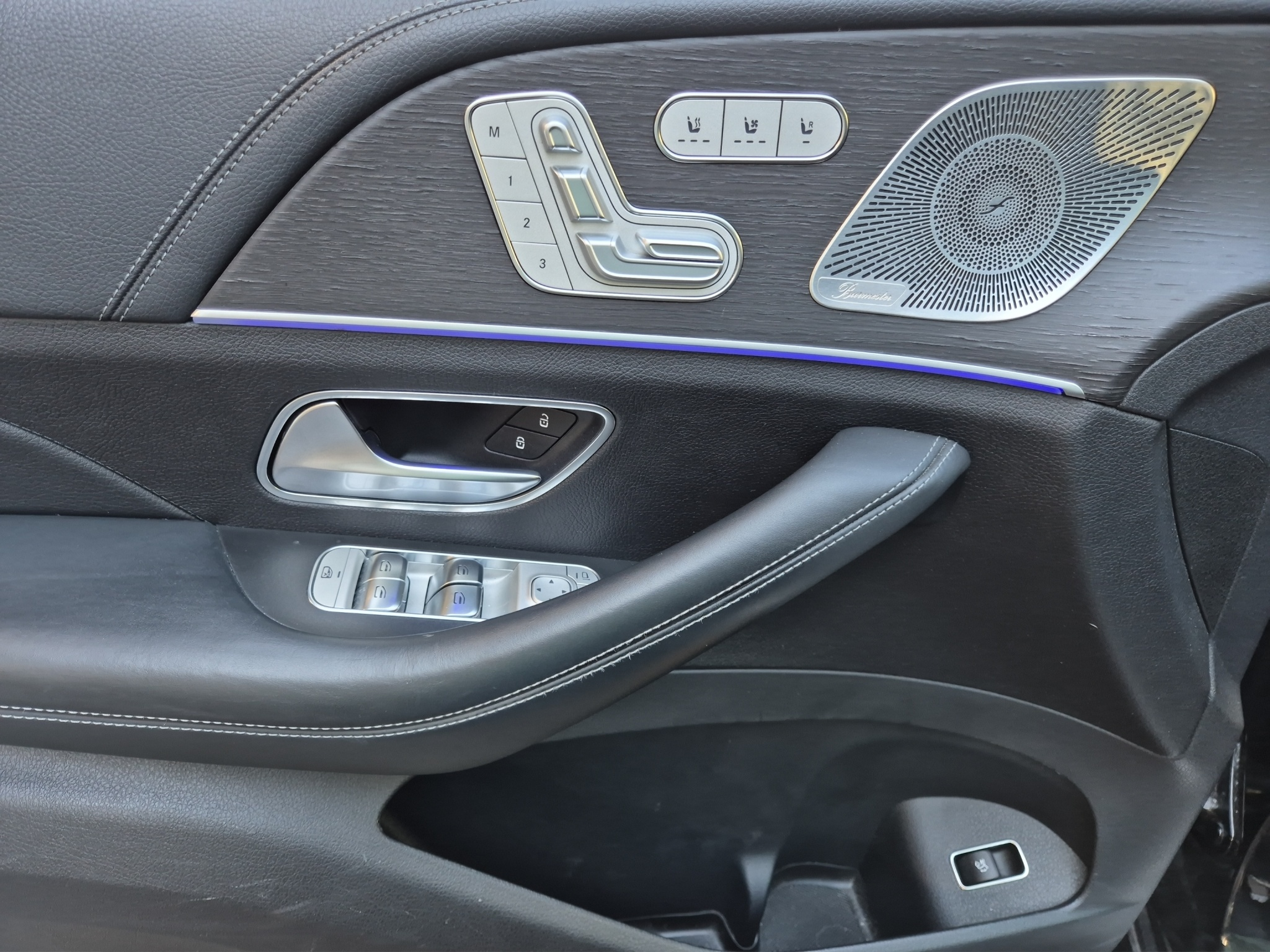 listing desktop thumbnail image 13