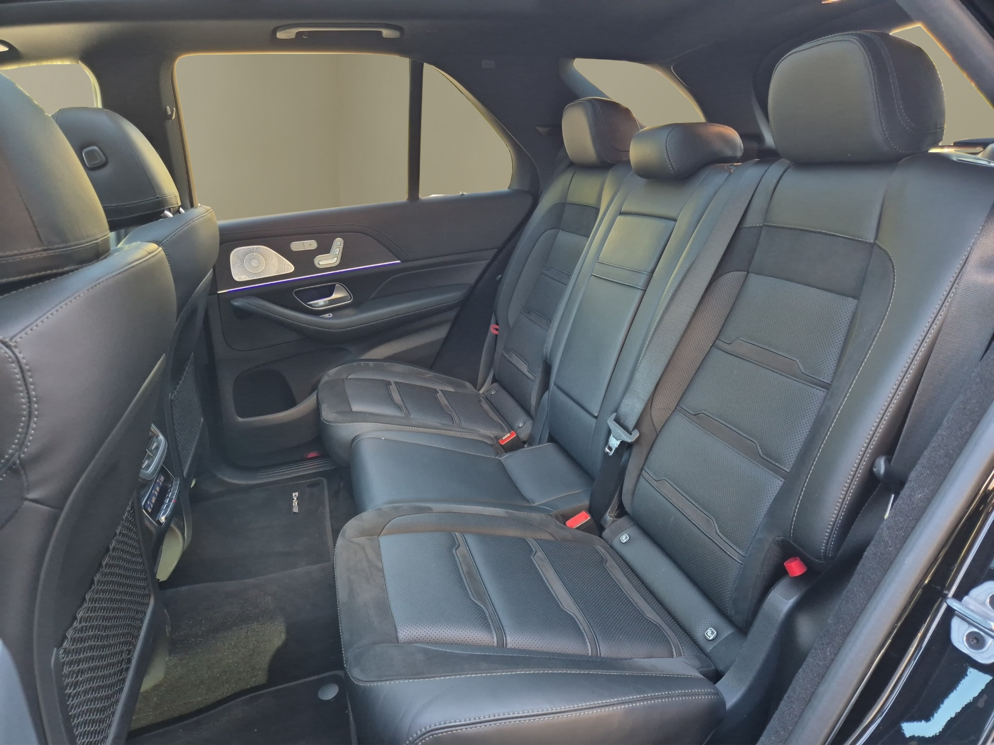 listing desktop thumbnail image 15