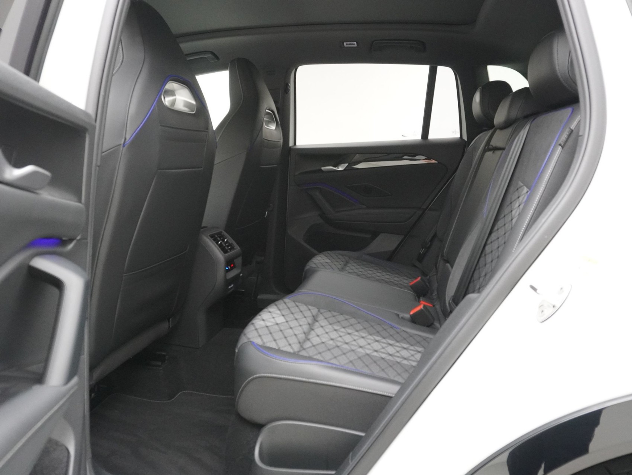 listing desktop thumbnail image 12