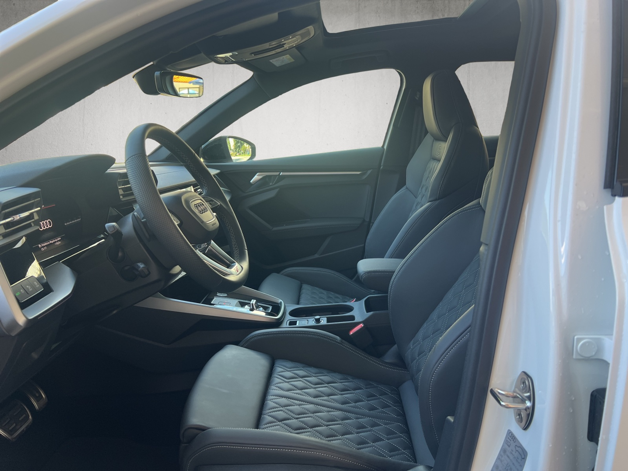 listing desktop thumbnail image 5