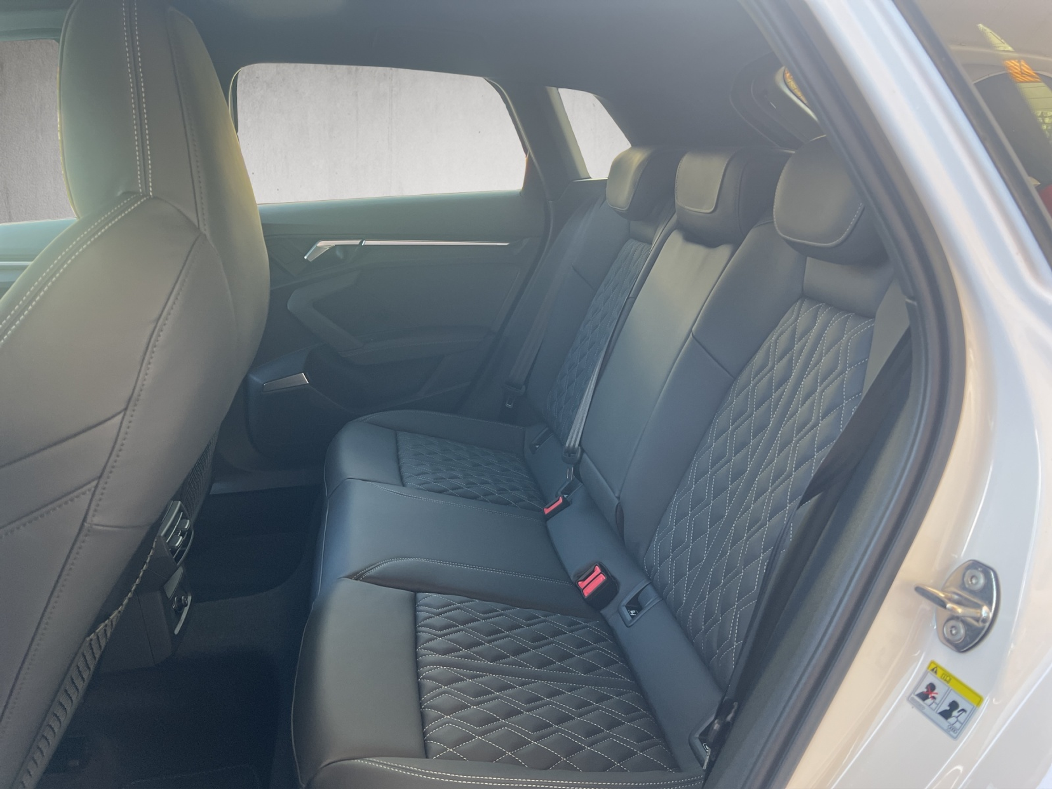 listing desktop thumbnail image 7