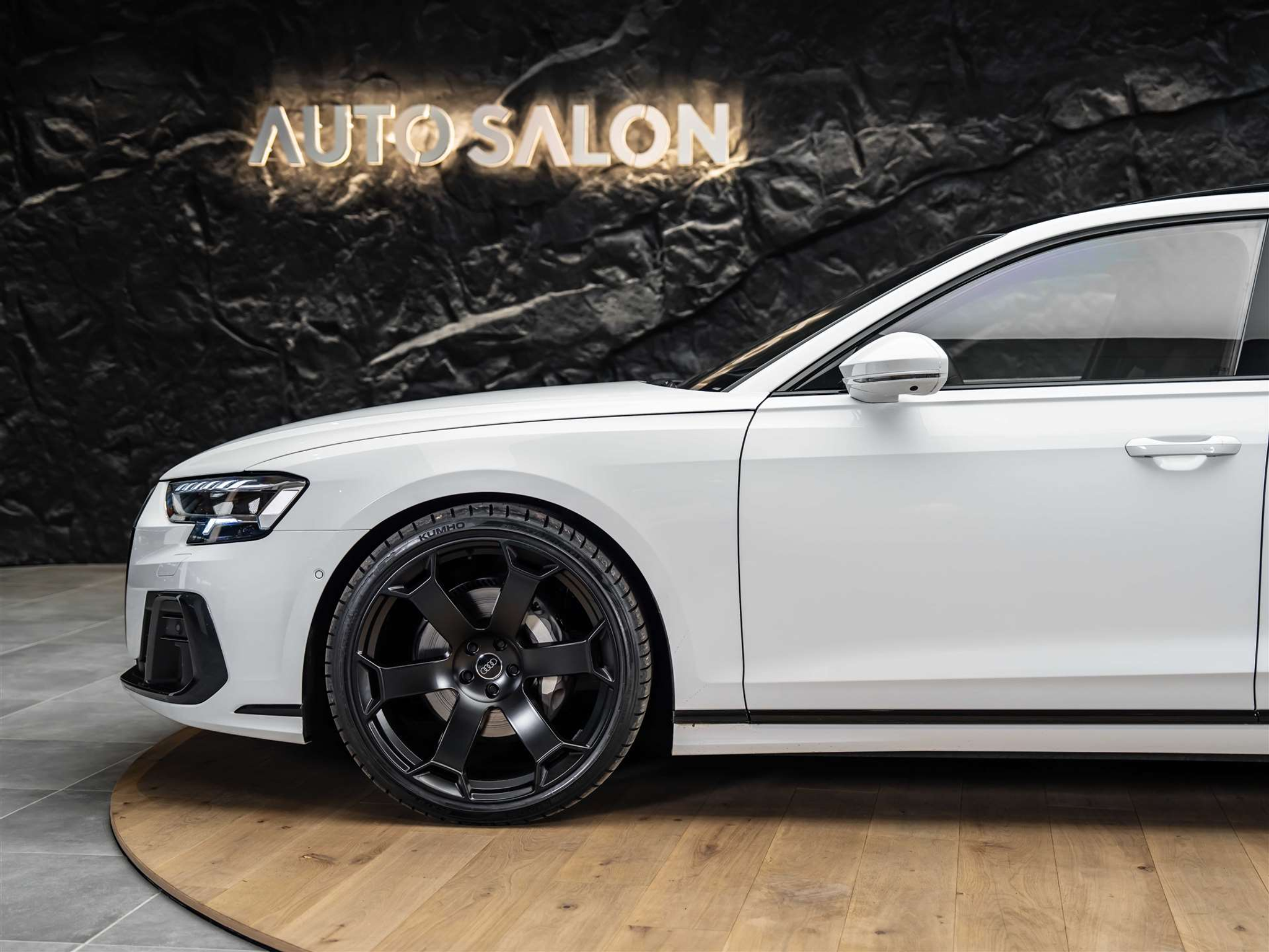 listing desktop thumbnail image 19