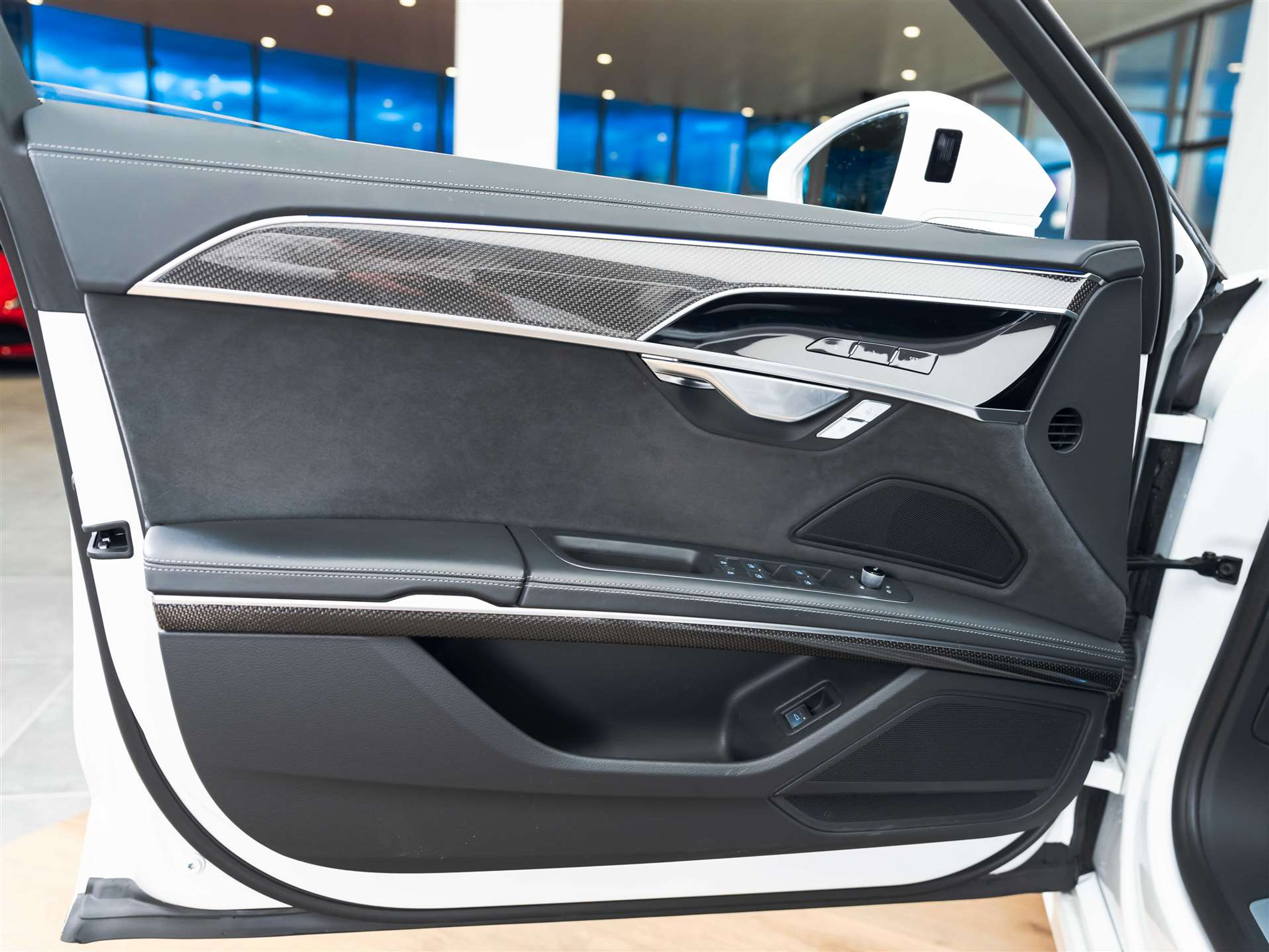 listing desktop thumbnail image 25