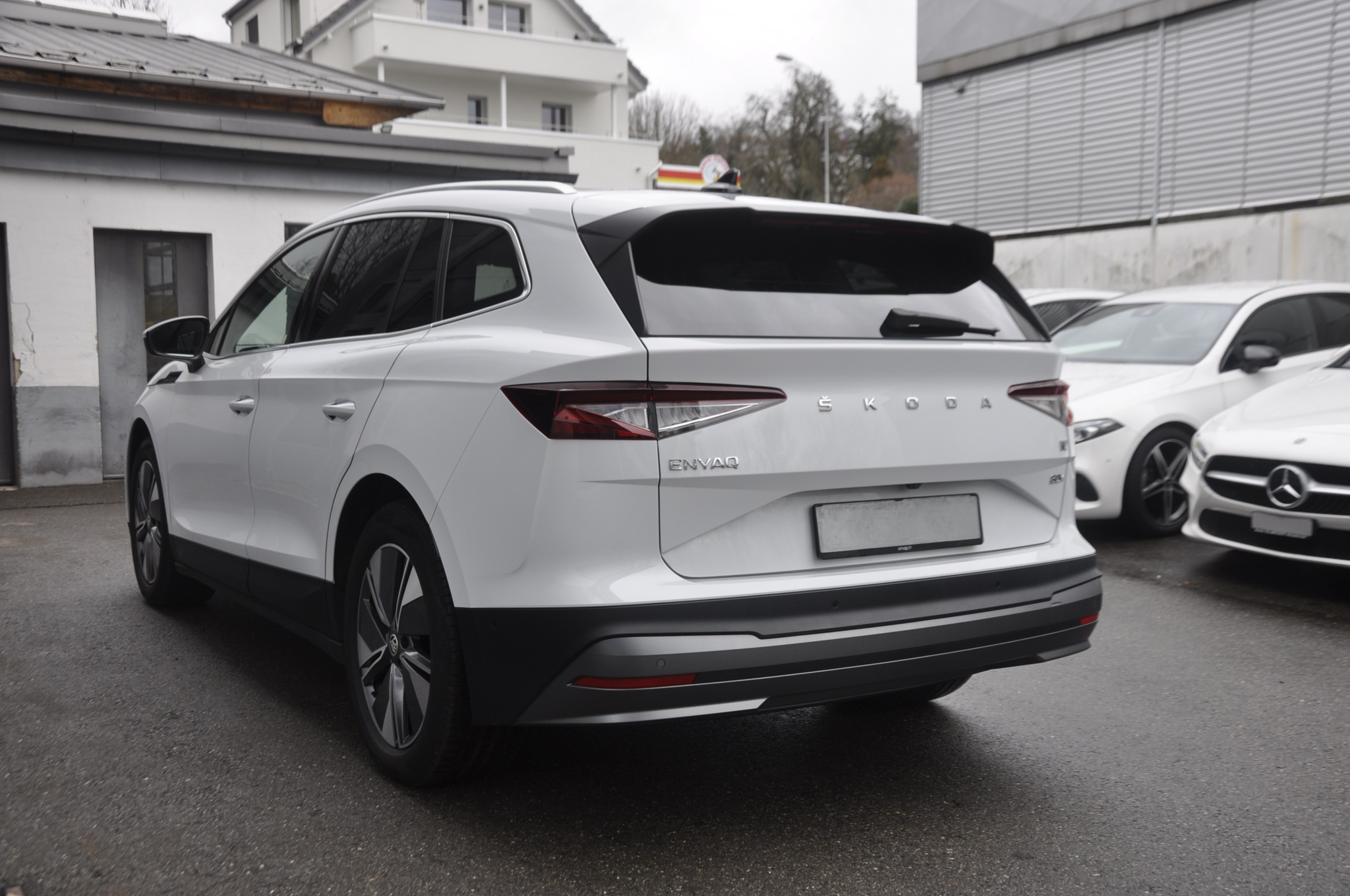 listing desktop thumbnail image 15