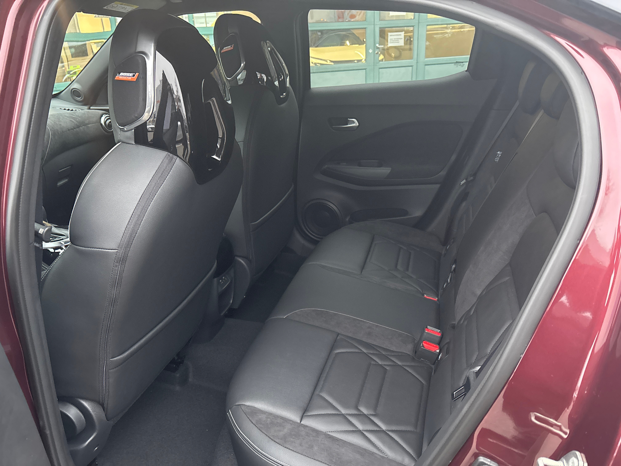 listing desktop thumbnail image 15