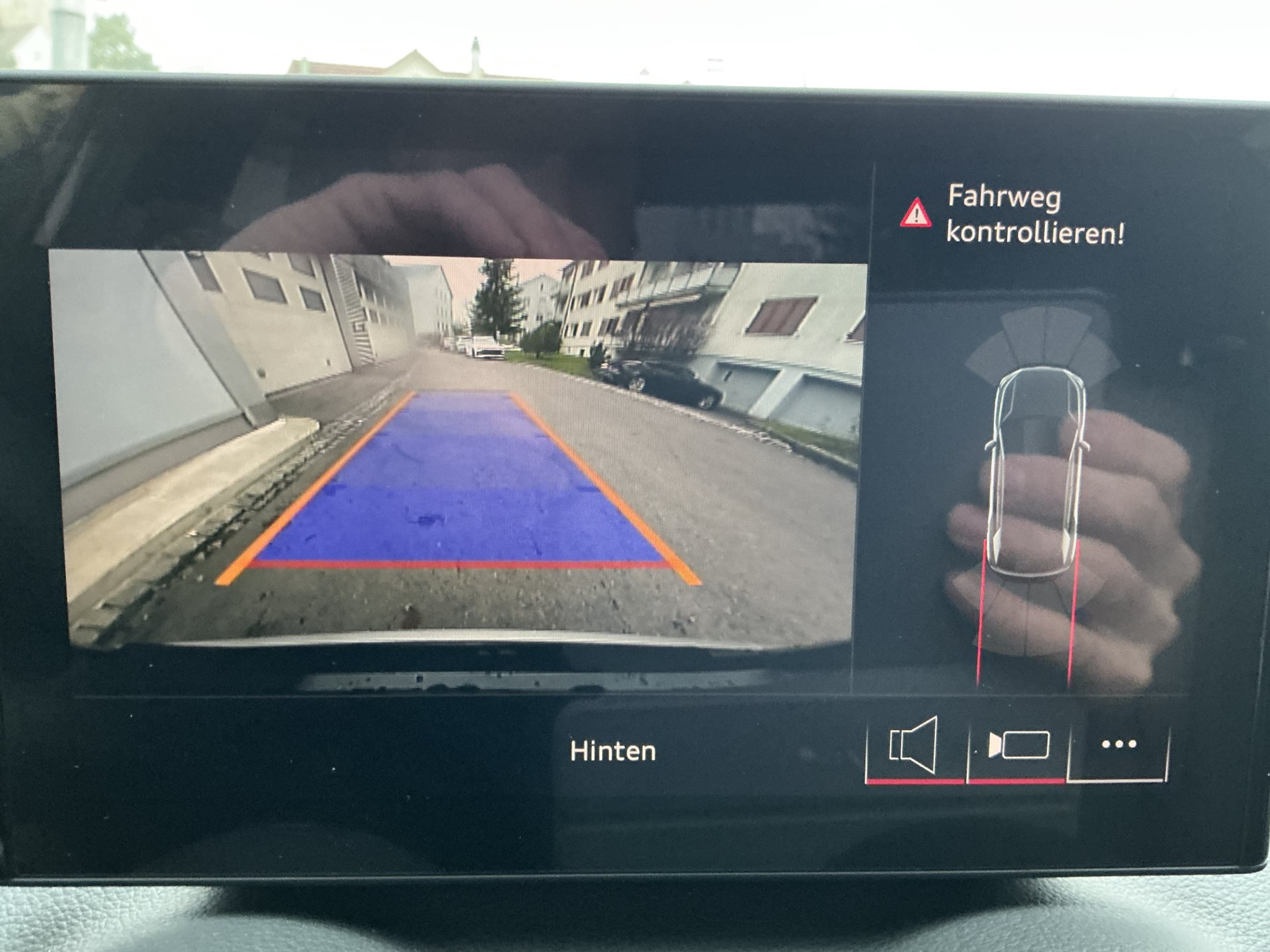 listing desktop thumbnail image 15