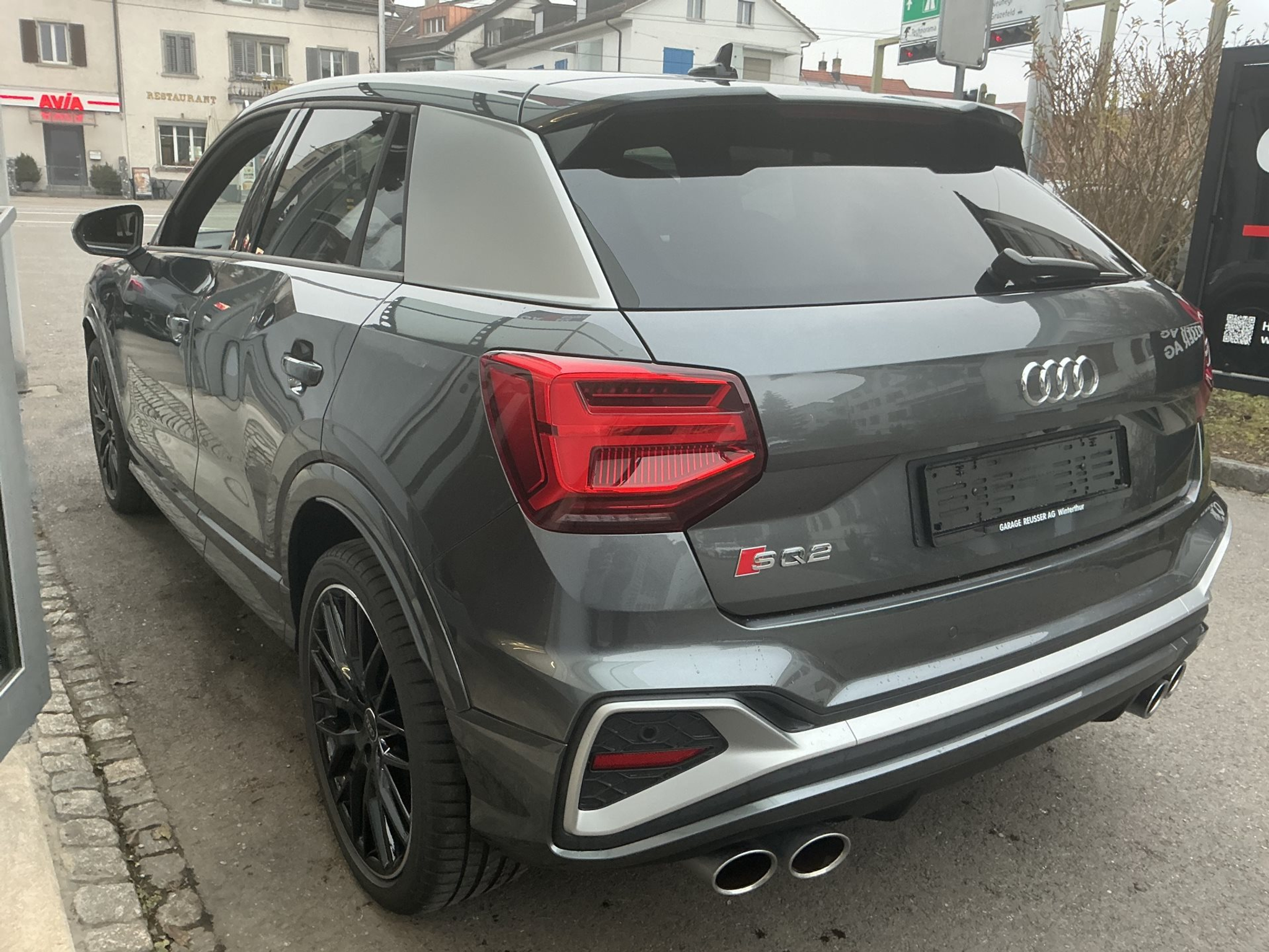 listing desktop thumbnail image 5