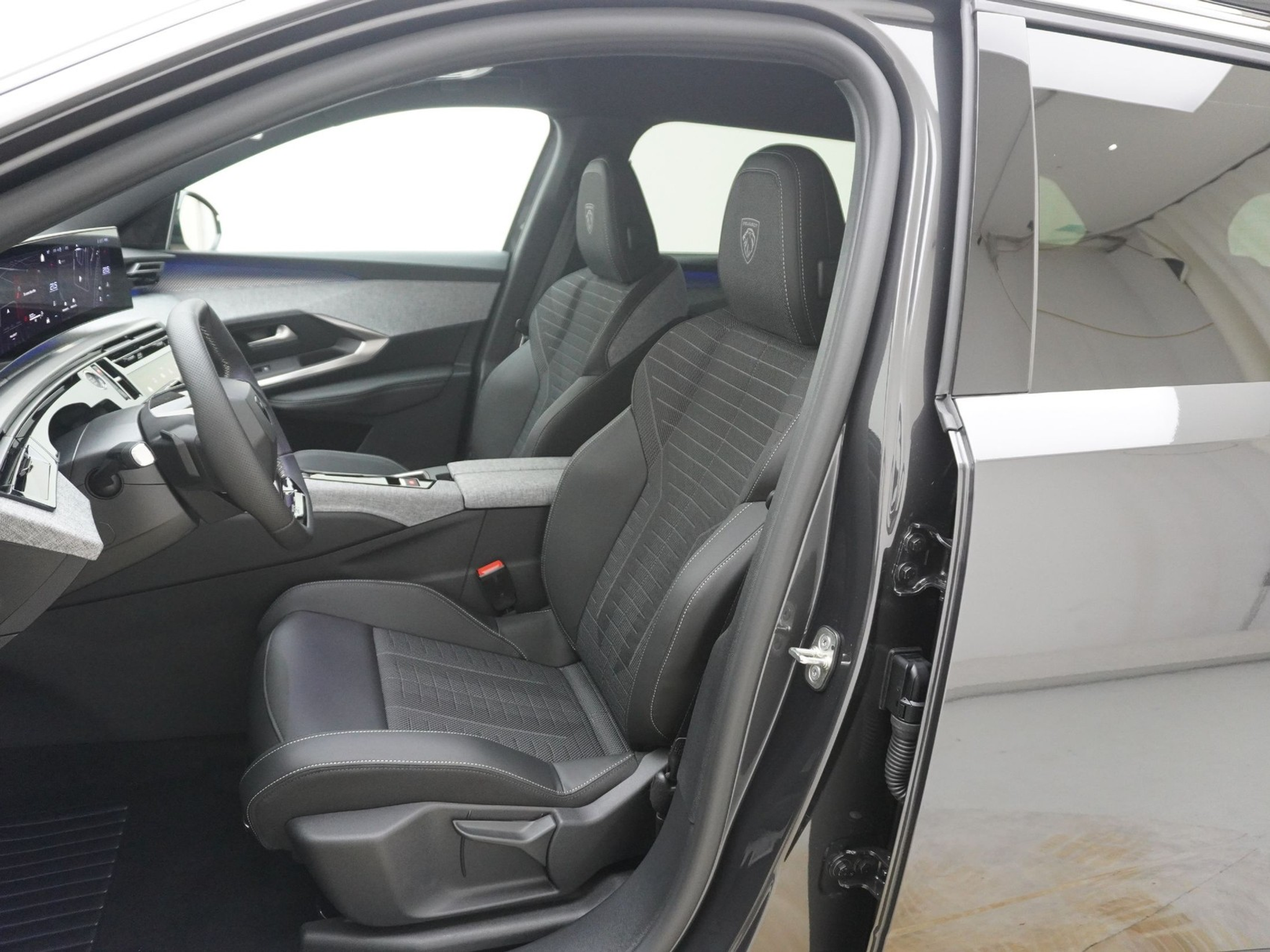 listing desktop thumbnail image 11