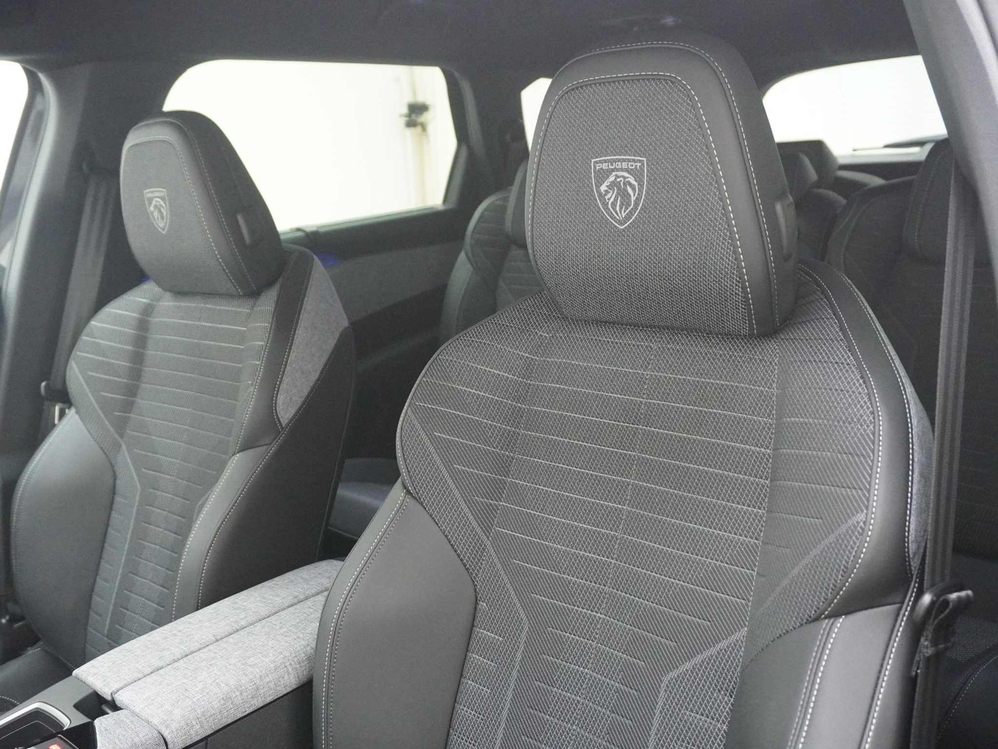 listing desktop thumbnail image 12