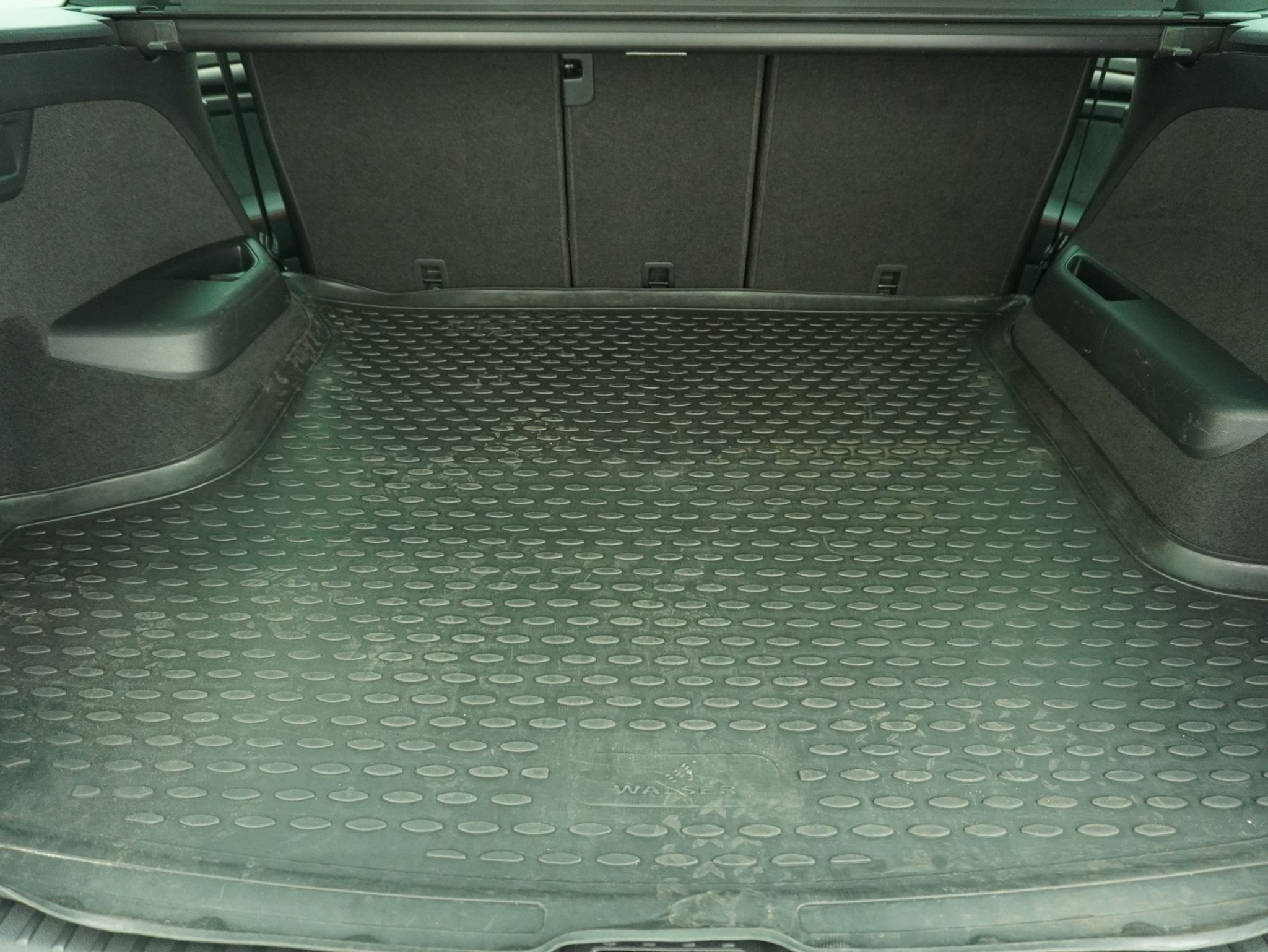 listing desktop thumbnail image 13