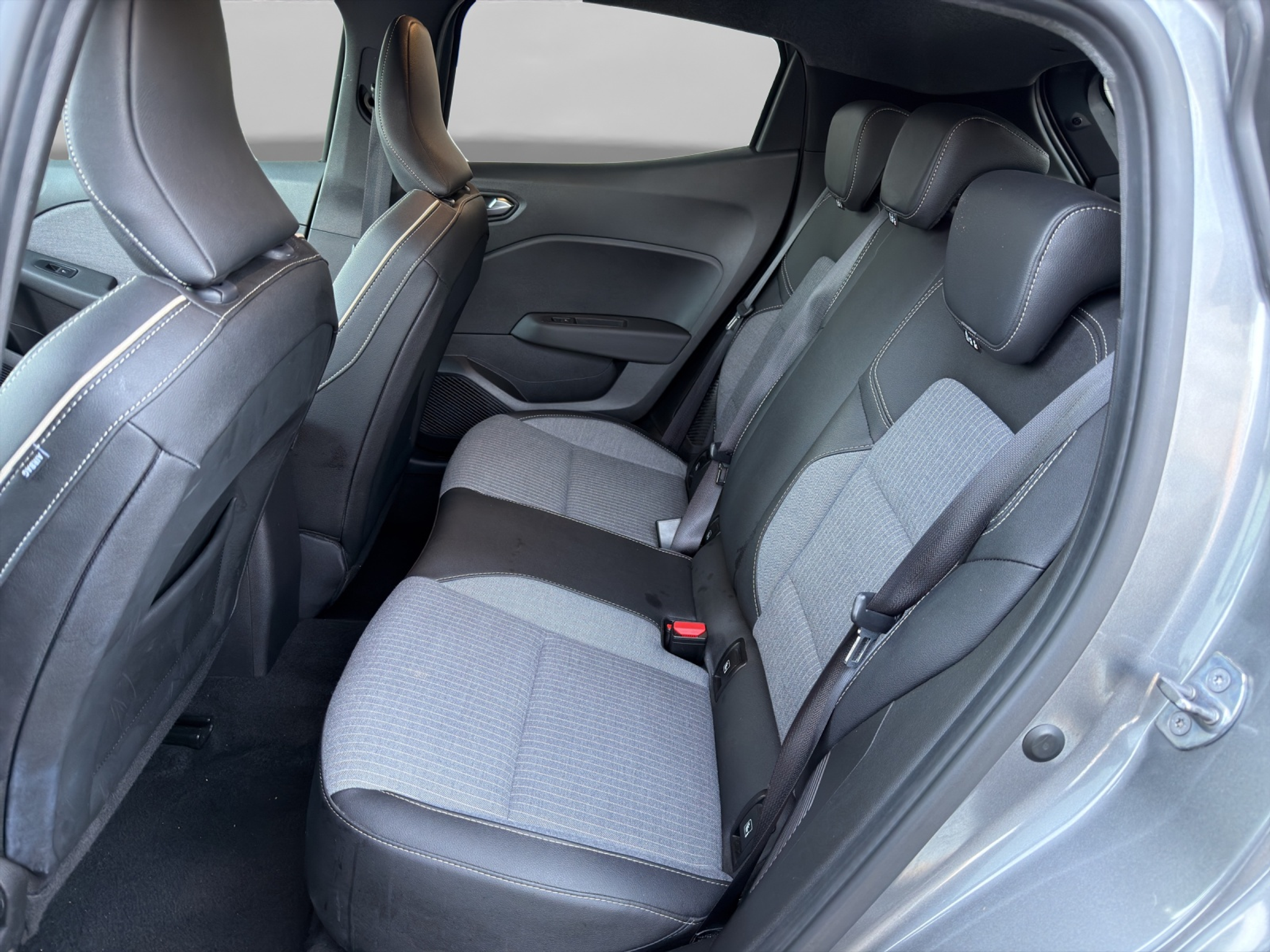 listing desktop thumbnail image 9